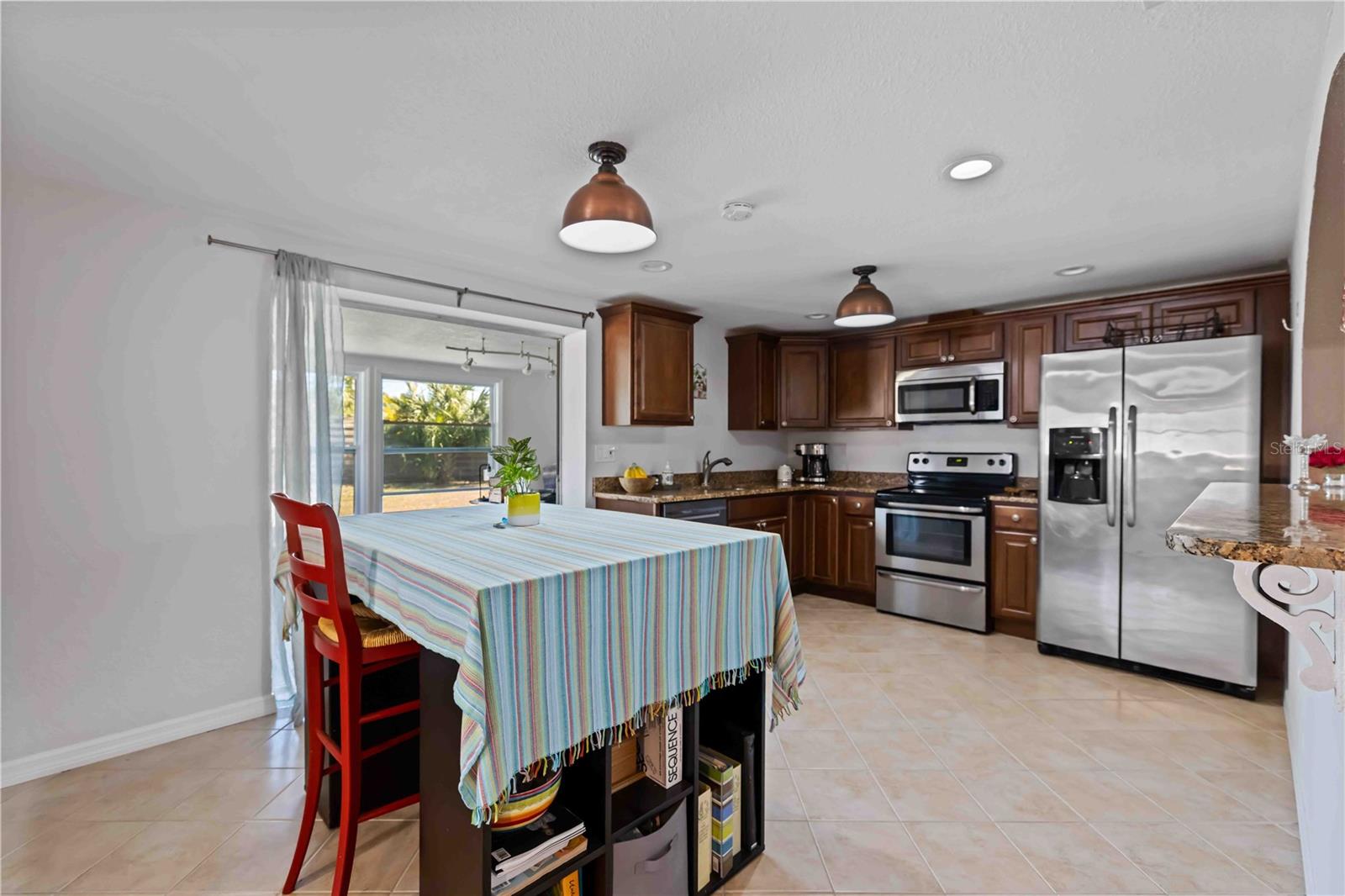 Single Family Residence at 3035 SHAMROCK DR, VENICE, photo 14 of 59