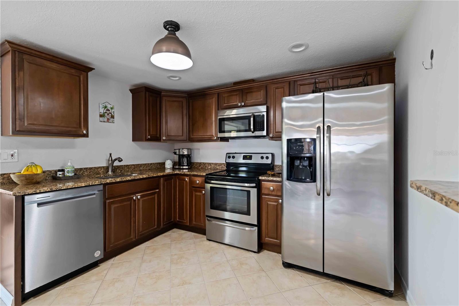 Single Family Residence at 3035 SHAMROCK DR, VENICE, photo 15 of 59