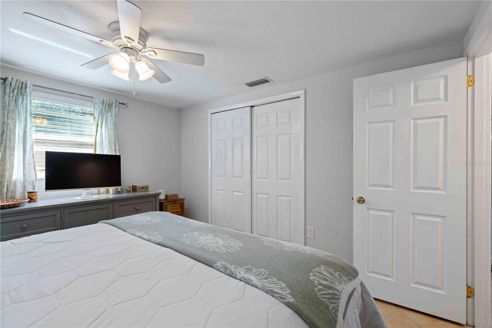Single Family Residence at 3035 SHAMROCK DR, VENICE, photo 35 of 59