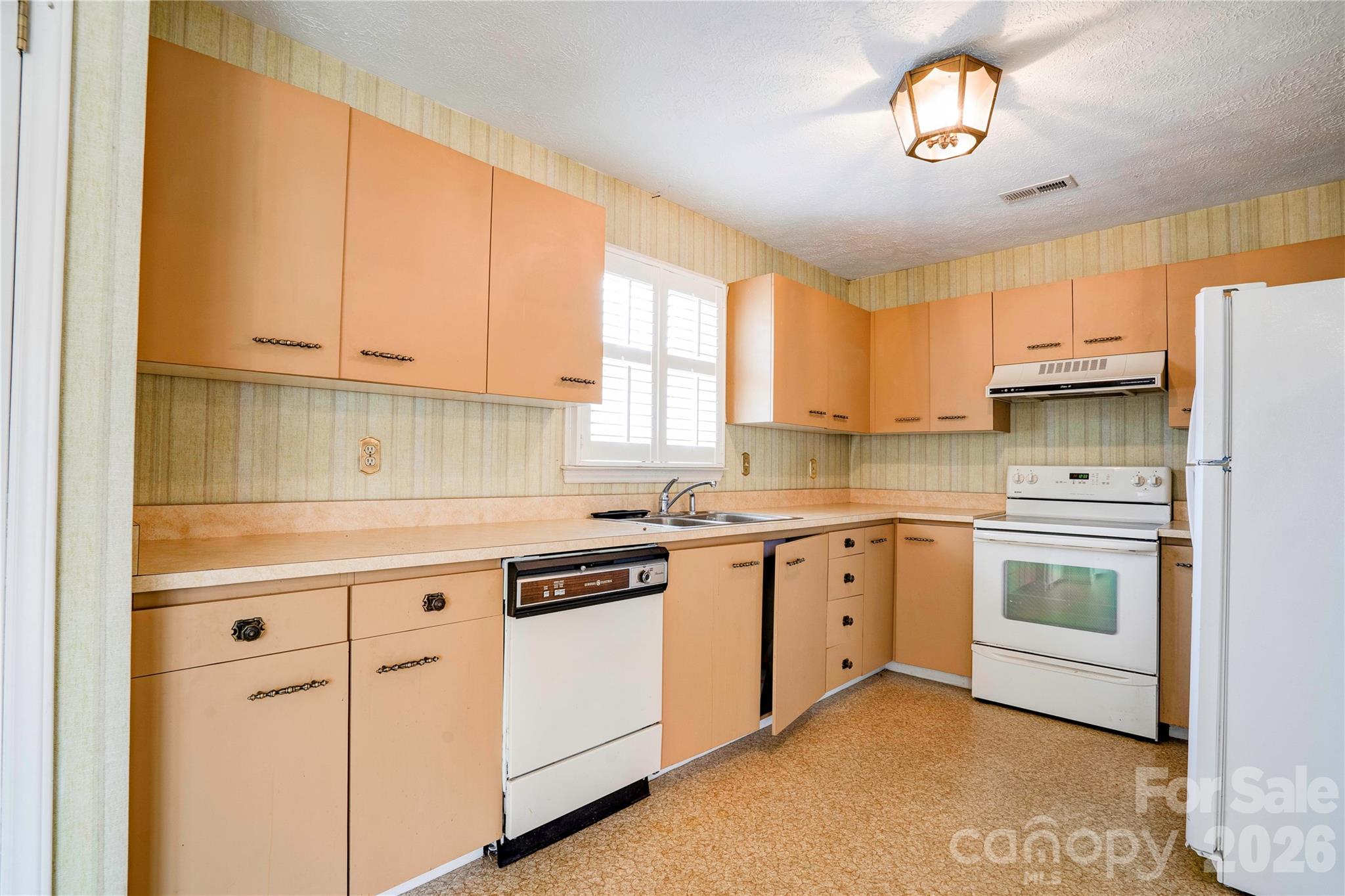 Townhouse at 97-1 Edgemont Avenue, Shelby, photo 9 of 20