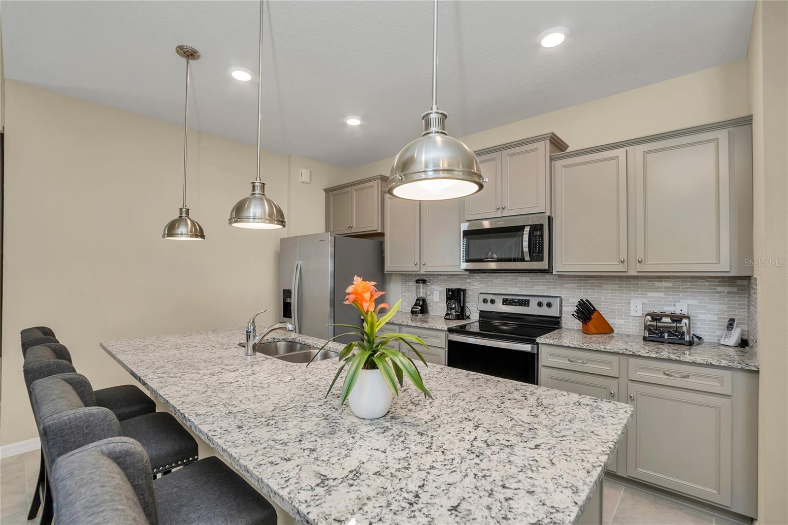 Single Family Residence at 1806 SUMMER DR, DAVENPORT, photo 14 of 96