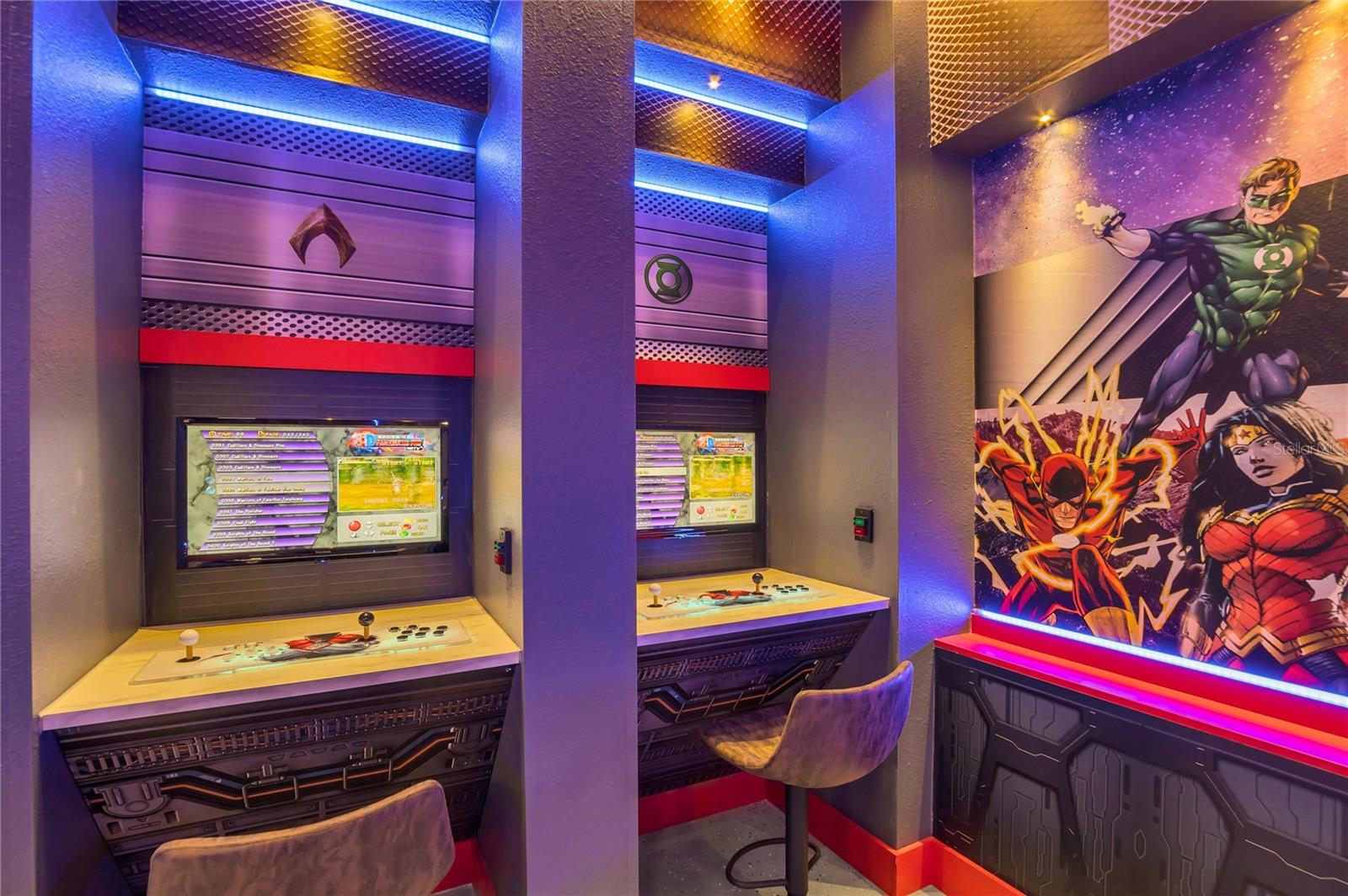 GARAGE GAME ROOM - 1806 SUMMER DR, DAVENPORT