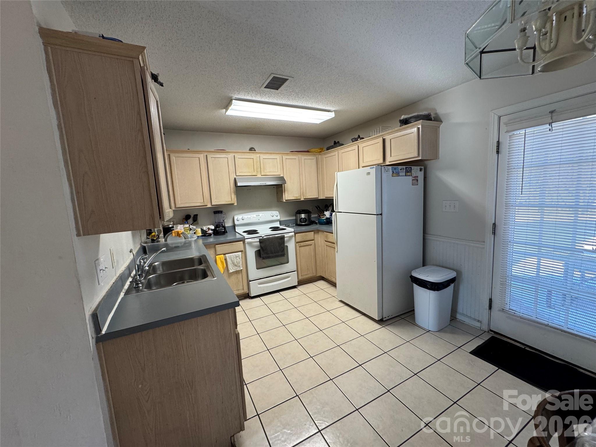 Single Family Residence at 4463 legend Street, Concord, photo 7 of 14