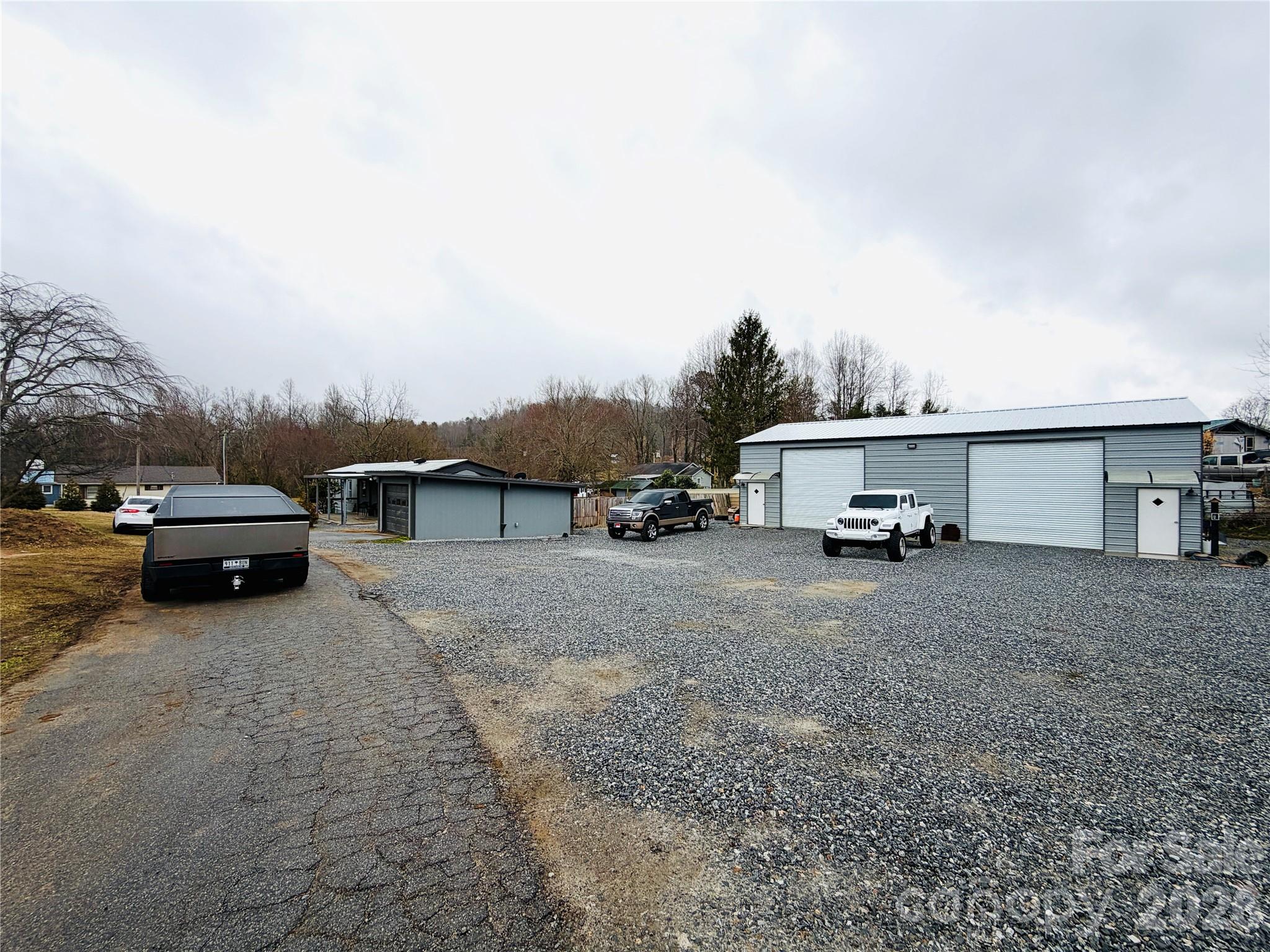 Business at 3021 Spartanburg Highway, East Flat Rock, photo 2 of 35