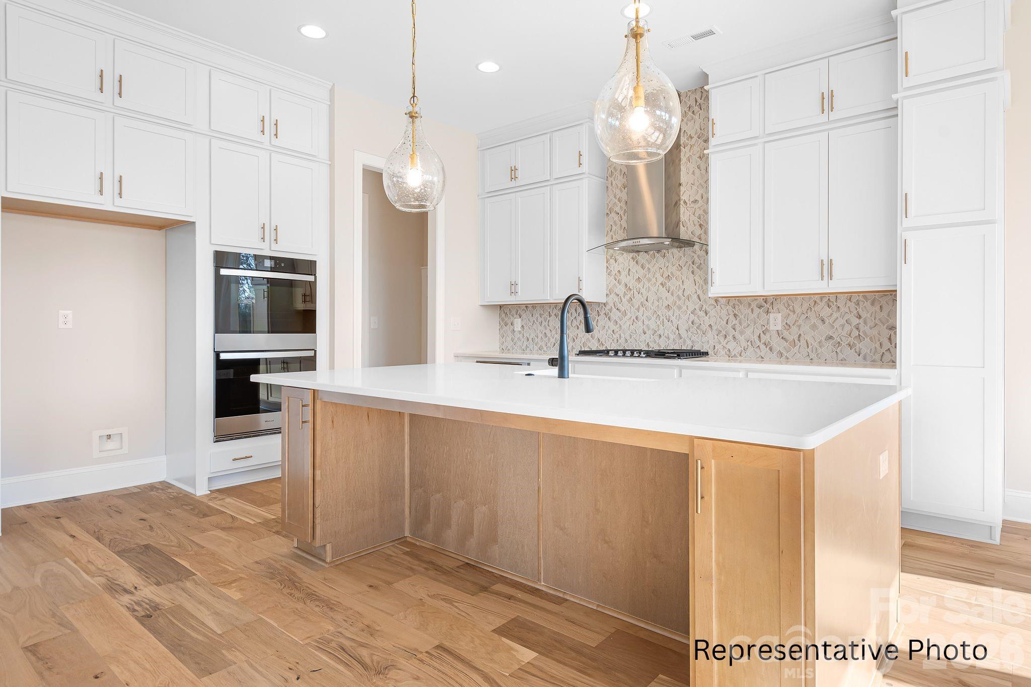 Single Family Residence at 4172 Millstream Road, Denver, photo 5 of 32