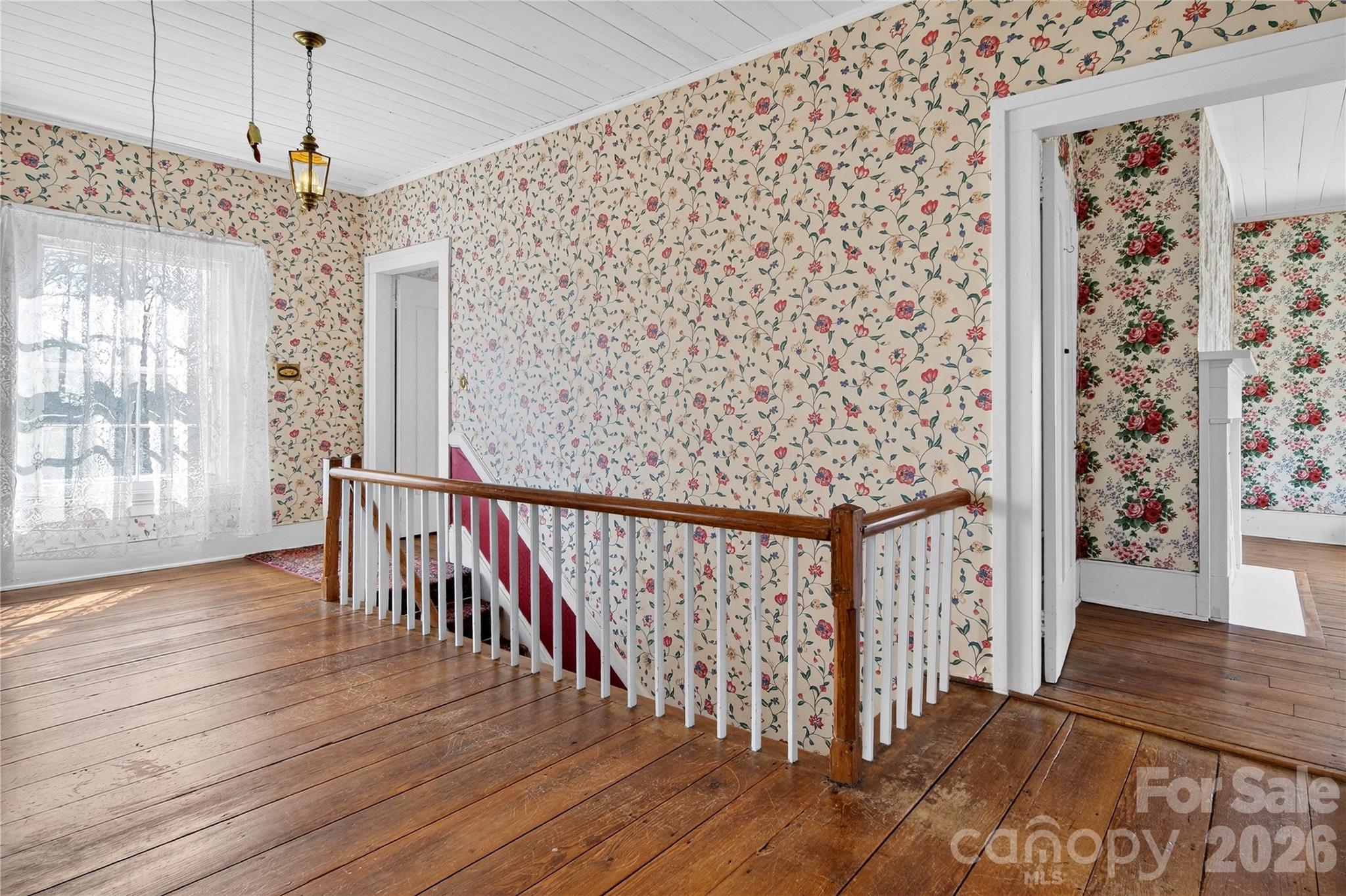 Upstairs center hall - 11124 Eastfield Road, Huntersville