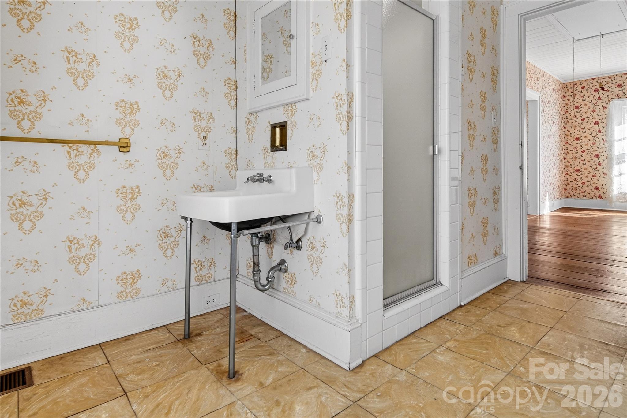 ...and separate tiled shower - 11124 Eastfield Road, Huntersville