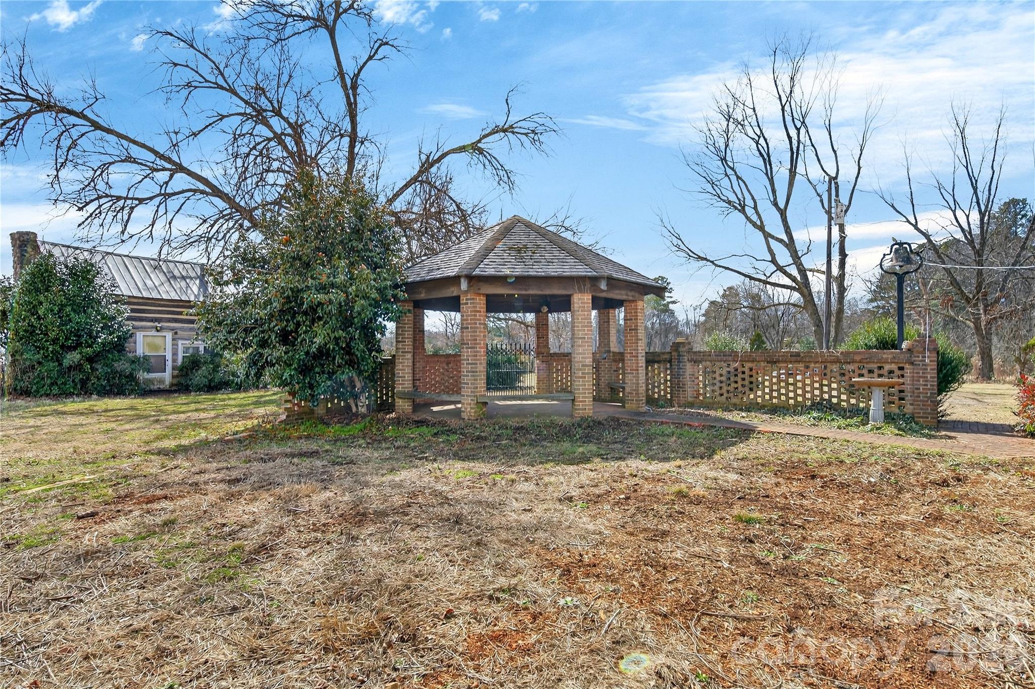 Gazebo in the backyard - 11124 Eastfield Road, Huntersville