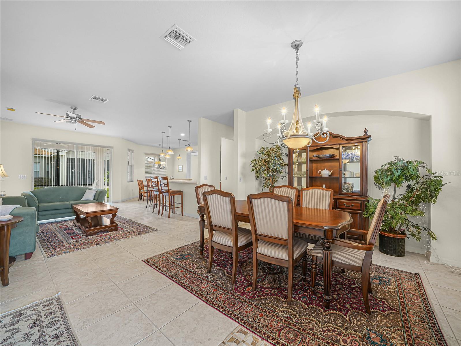 Formal Dining Area with Upgraded Lighting - 5264 GREEN DR, WINTER HAVEN