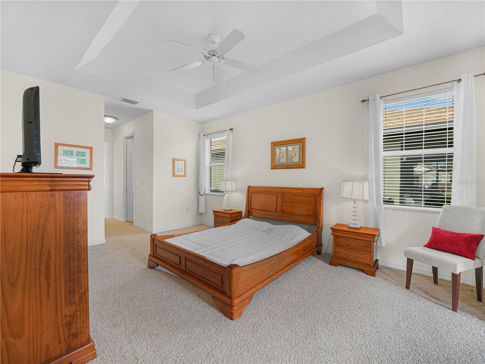 Primary Suite with Coffered Ceiling - 5264 GREEN DR, WINTER HAVEN
