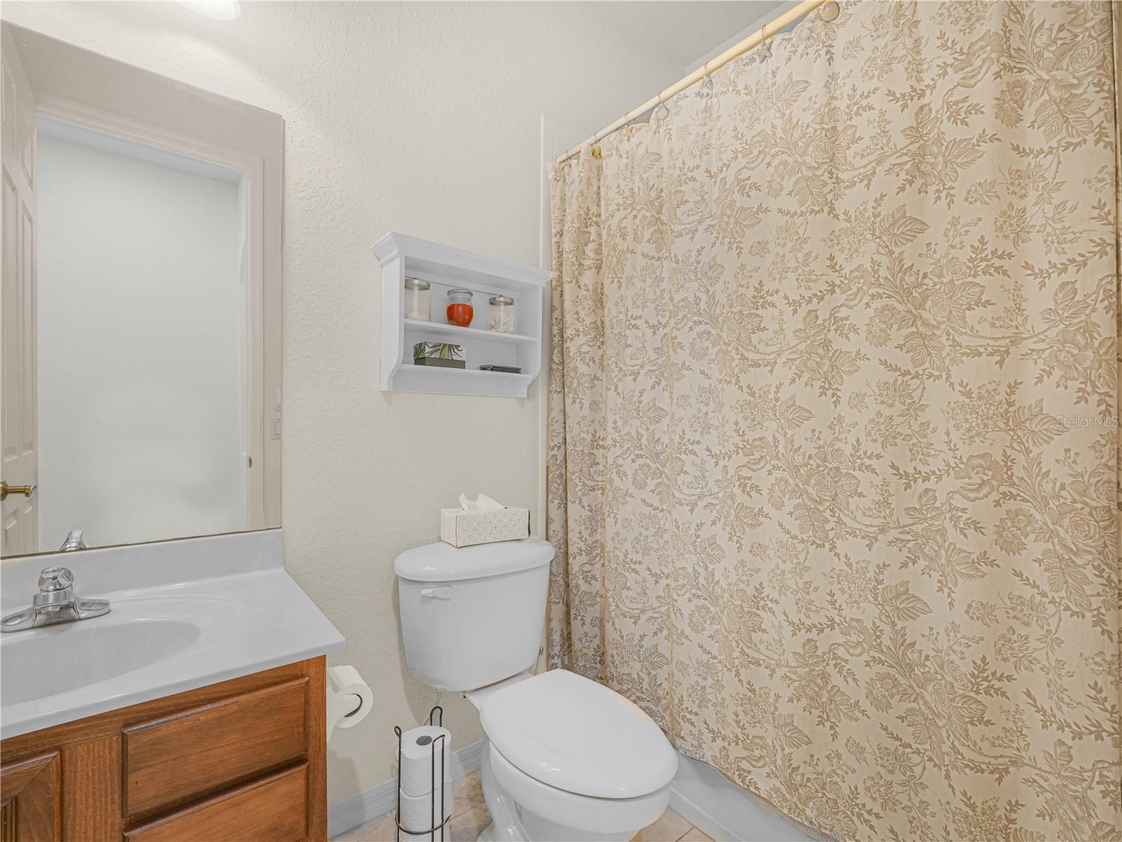 Guest Bath - 5264 GREEN DR, WINTER HAVEN