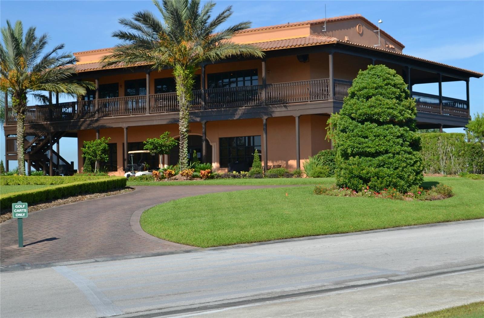 Eagles Nest/Pro Shop - 5264 GREEN DR, WINTER HAVEN