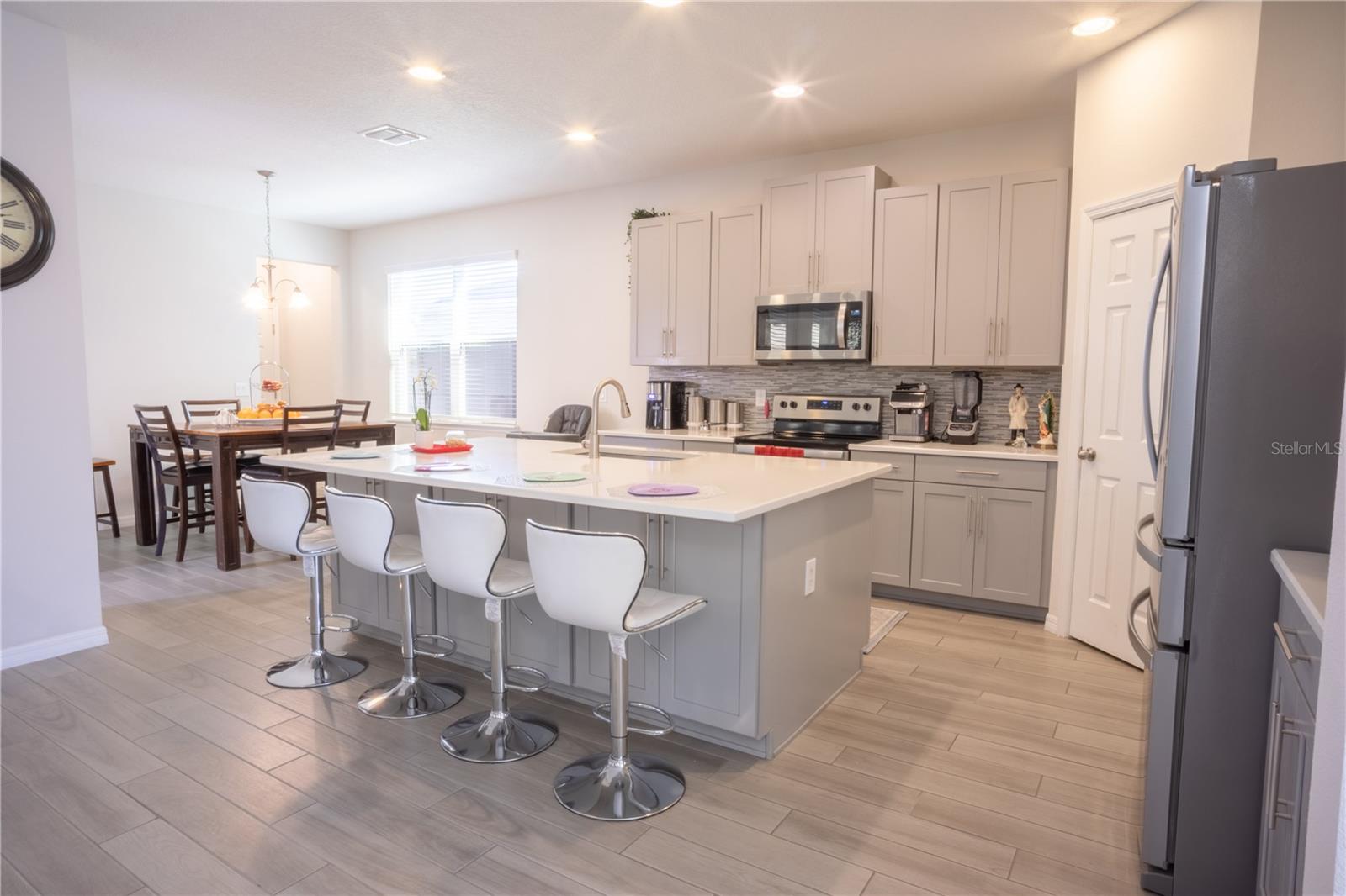 Single Family Residence at 16461 OLIVE HILL DR, WINTER GARDEN, photo 6 of 41