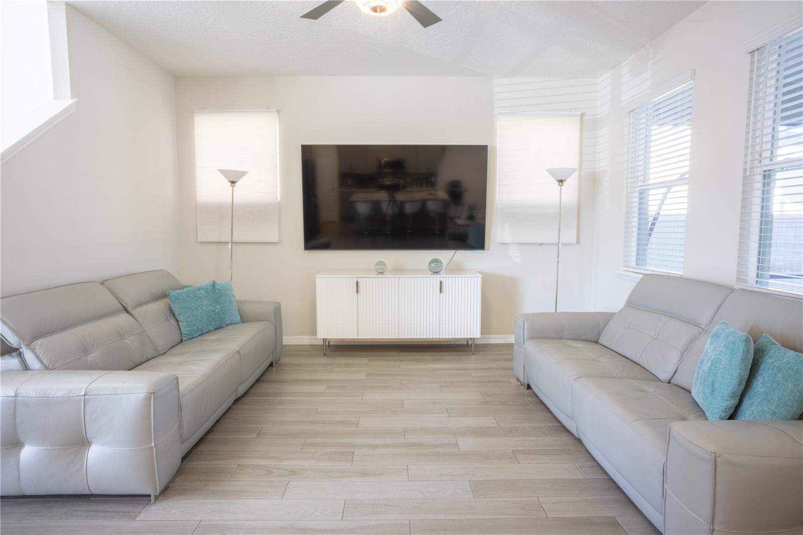 Single Family Residence at 16461 OLIVE HILL DR, WINTER GARDEN, photo 5 of 41