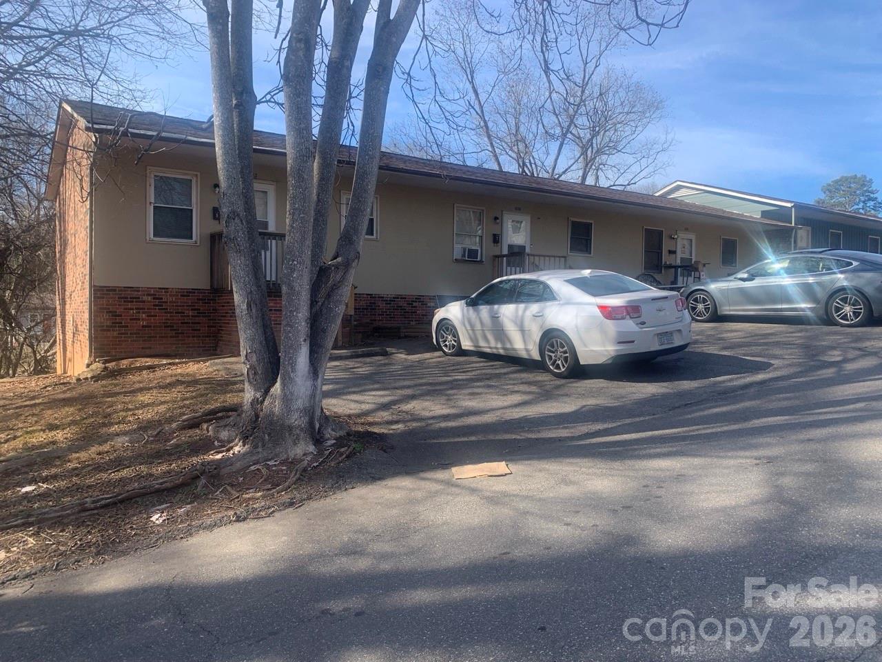 Apartment at 1006 3rd Street SE, Hickory, photo 2 of 22