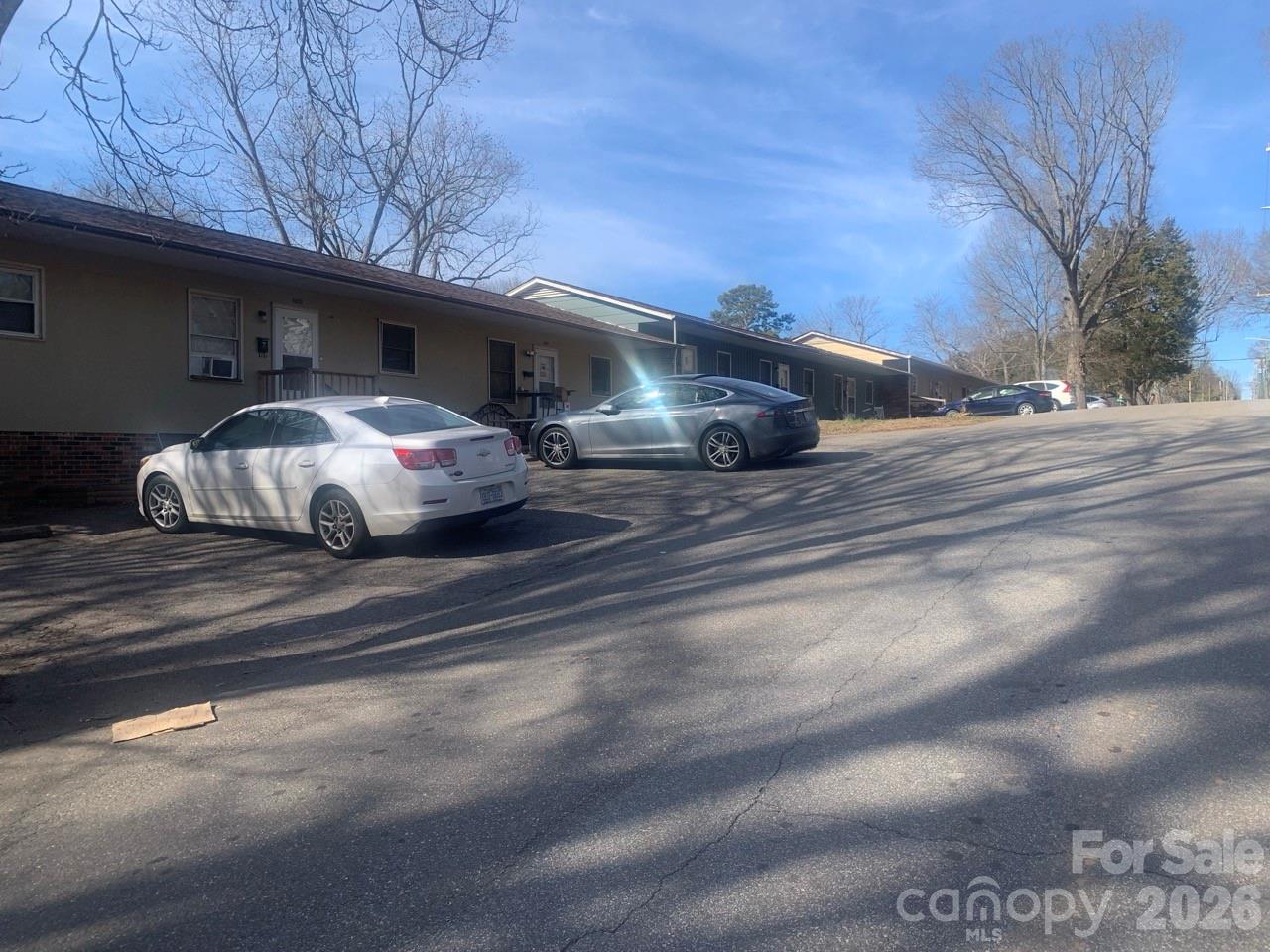Apartment at 1006 3rd Street SE, Hickory, photo 3 of 22