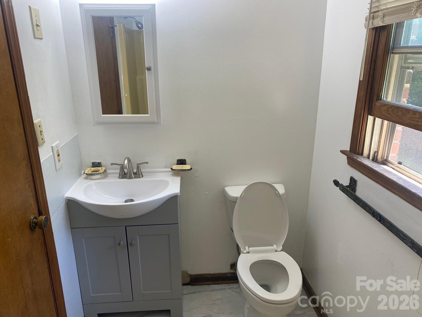 Apartment at 1006 3rd Street SE, Hickory, photo 20 of 22