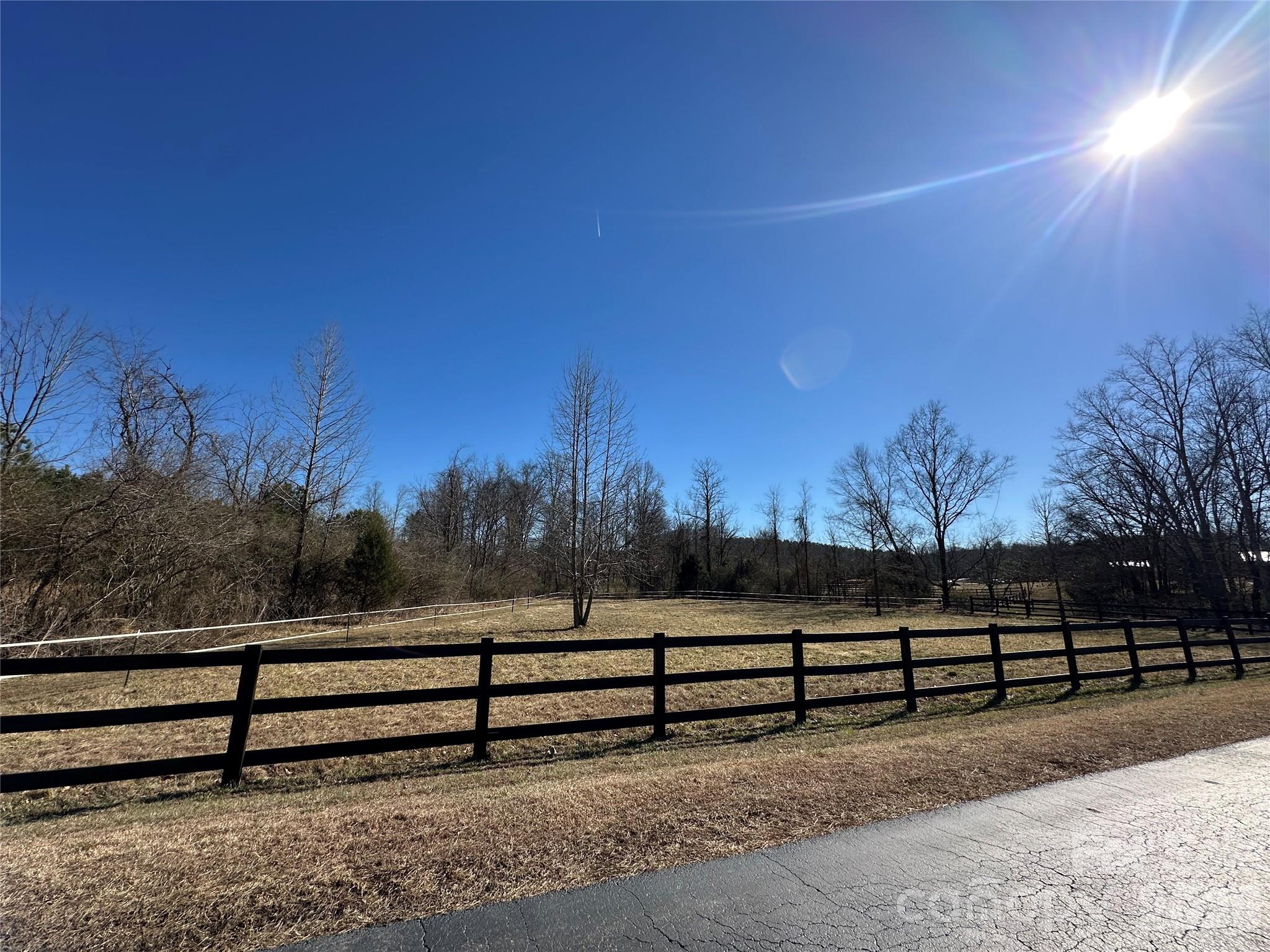 Beautiful Neighborhood - 99999 River Crest Parkway, Rutherfordton