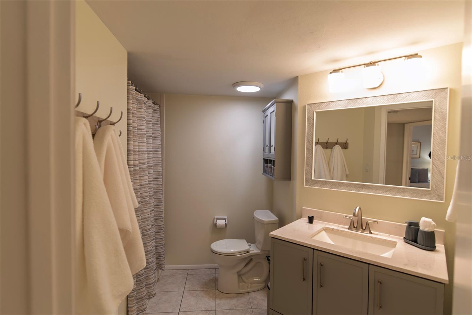 Guest Bathroom - 19505 QUESADA AVE #AA105, PORT CHARLOTTE