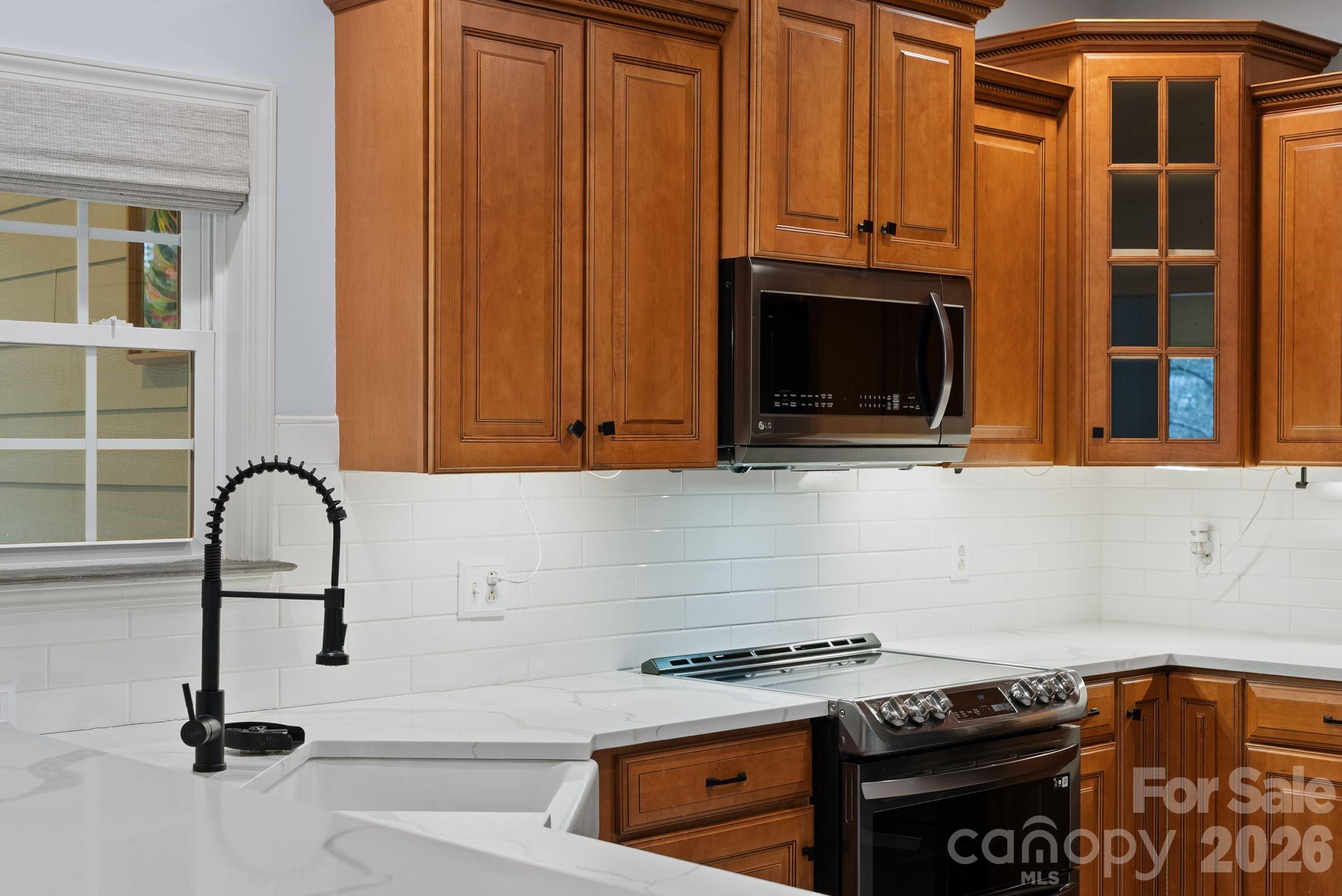 Single Family Residence at 21 Hope Road, Weaverville, photo 6 of 39