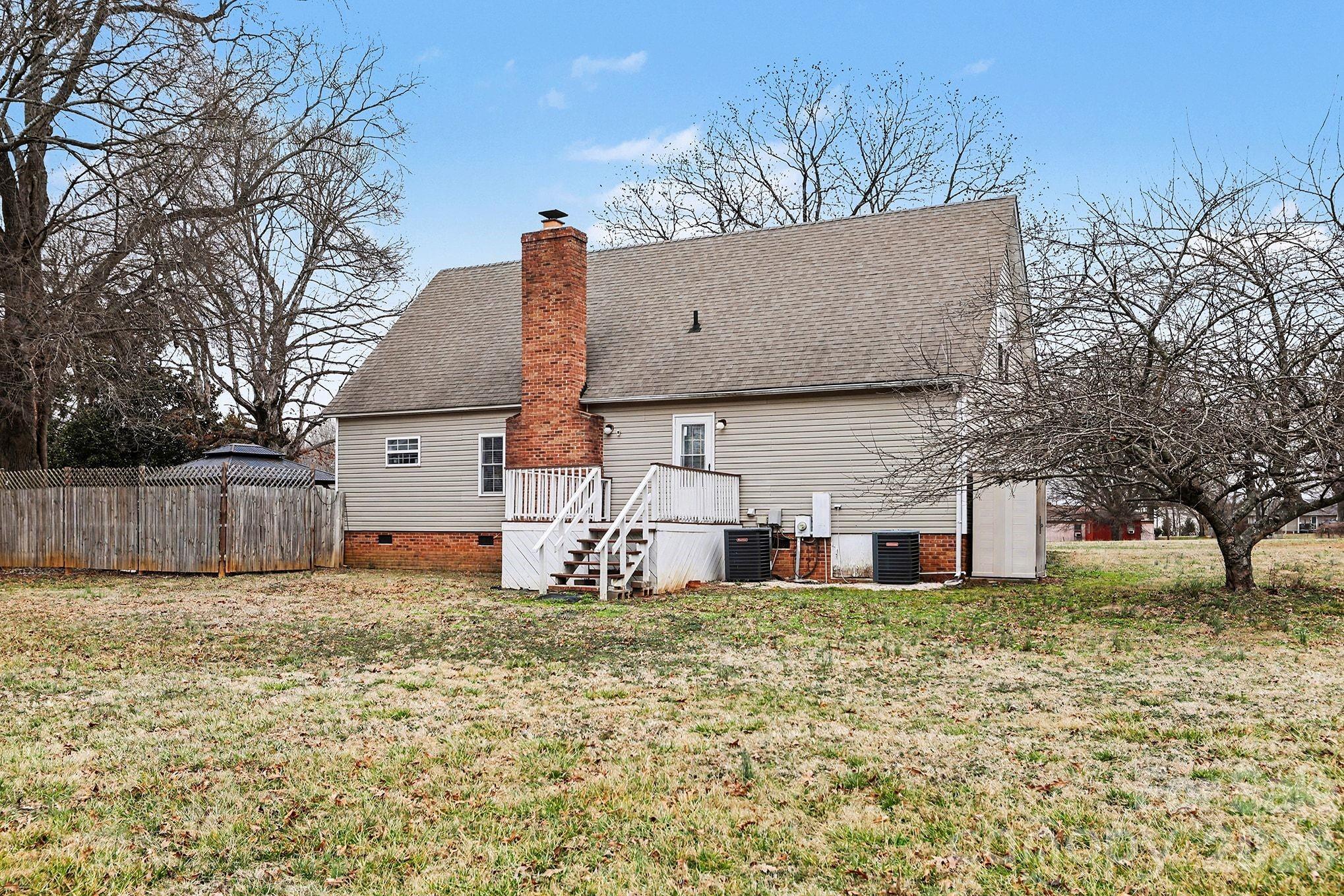 Single Family Residence at 2166 Statesville Highway, Mooresville, photo 14 of 19