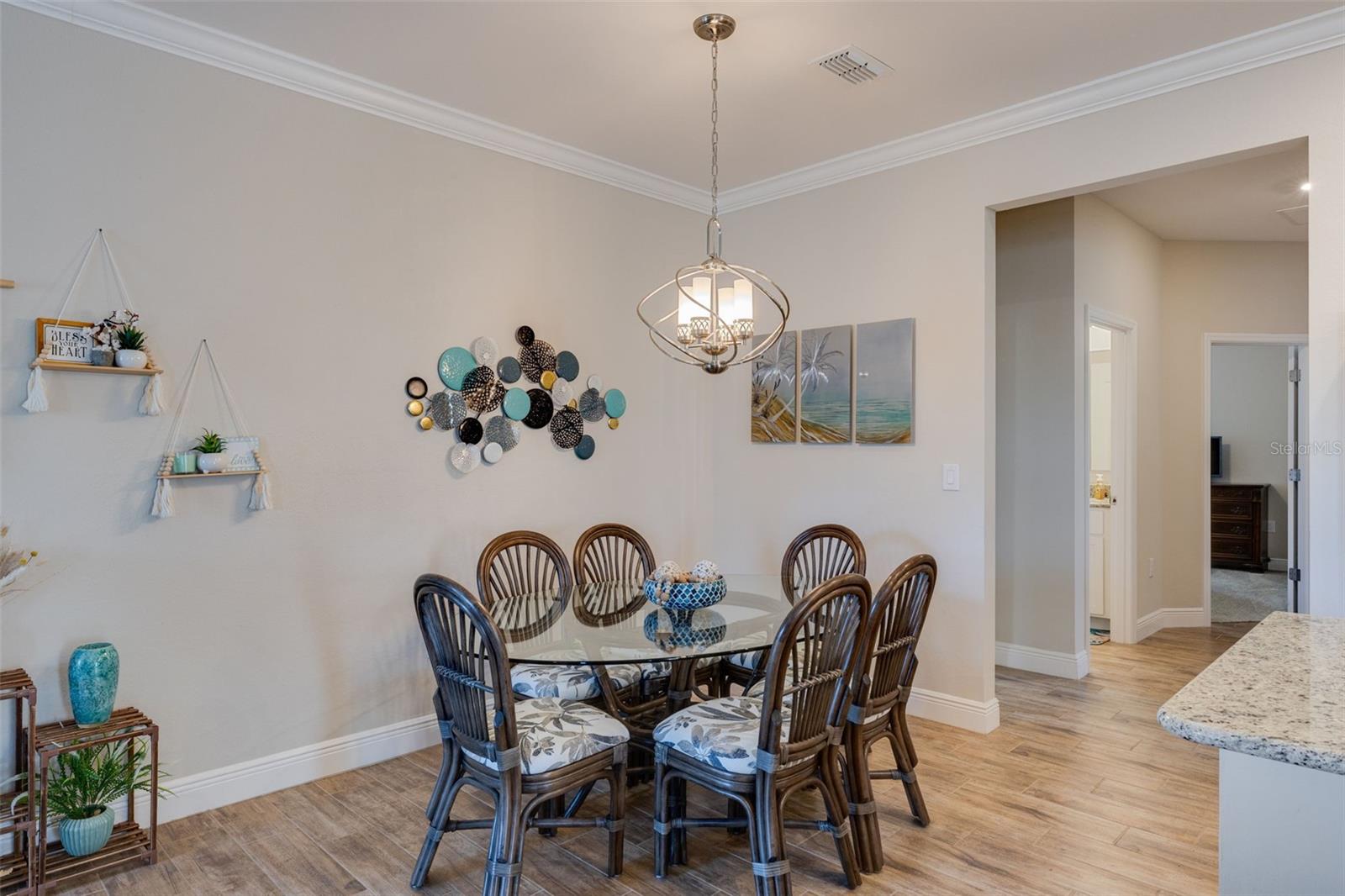 Dinning - 25171 DOREDO DR, PUNTA GORDA