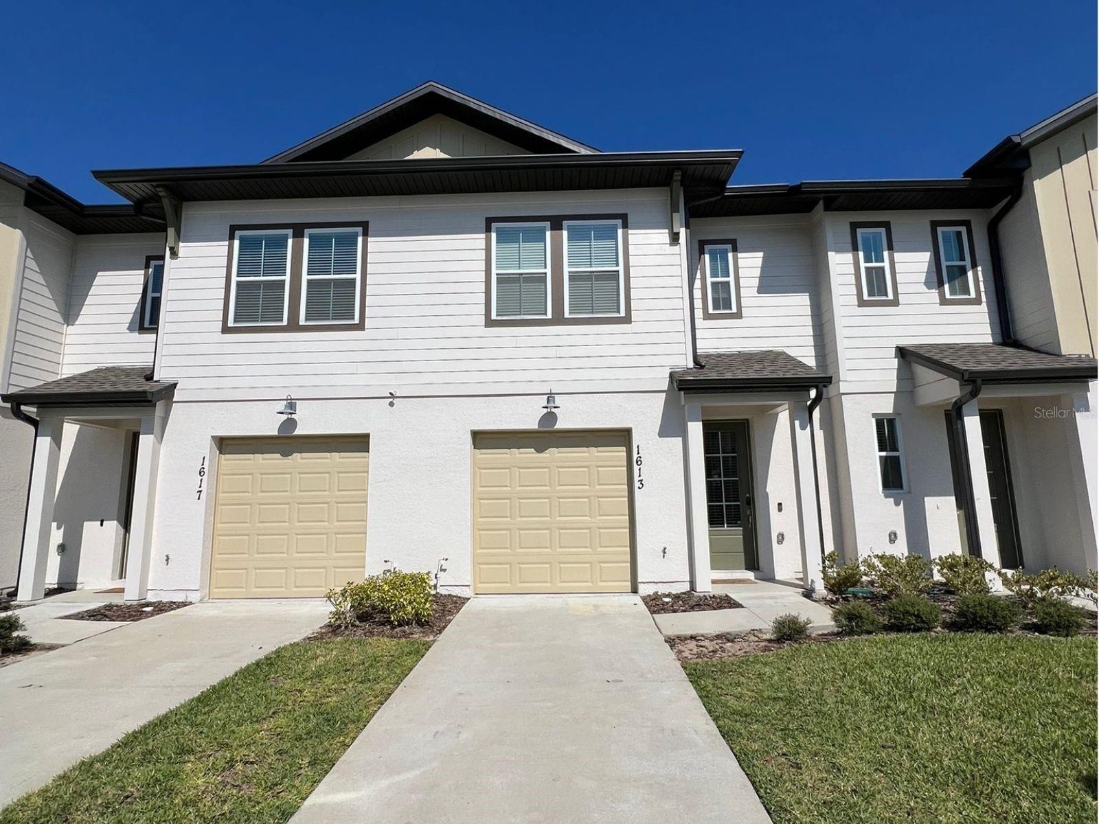 Townhouse at 1613 PELICAN DR, DAVENPORT, photo 2 of 26
