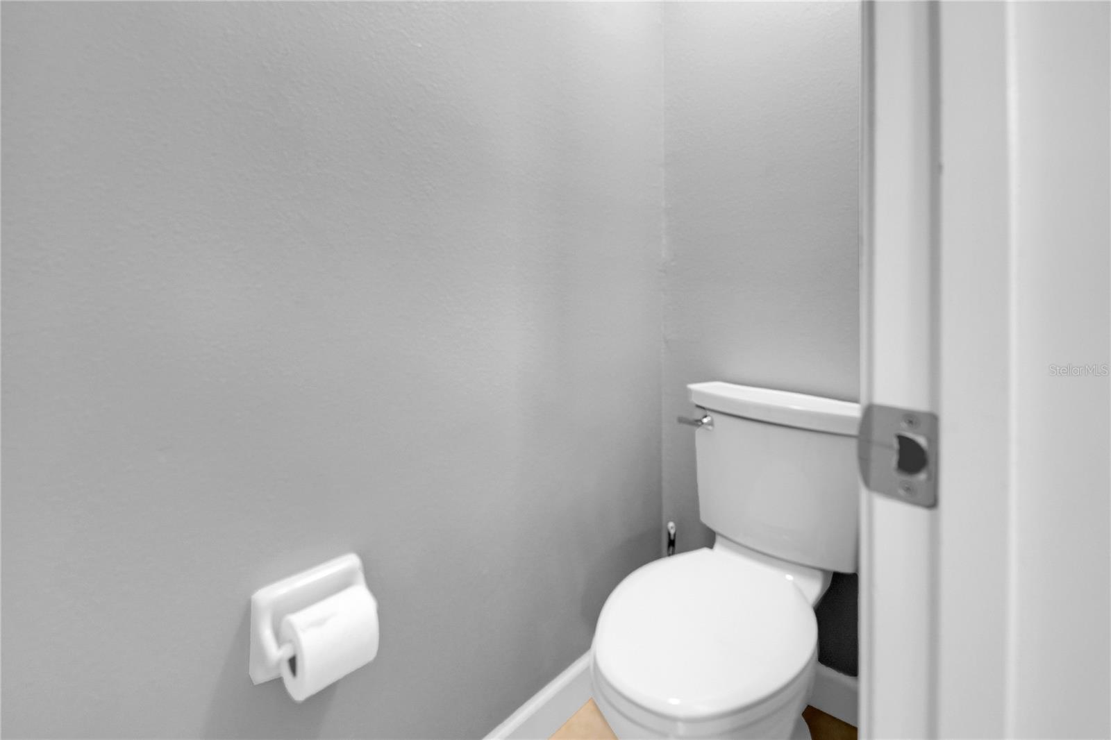 Master Bathroom (upstairs) - 1301 GLENEAGLES LN, DAVENPORT