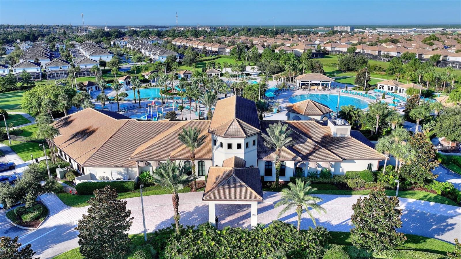 Oasis Club - 1301 GLENEAGLES LN, DAVENPORT