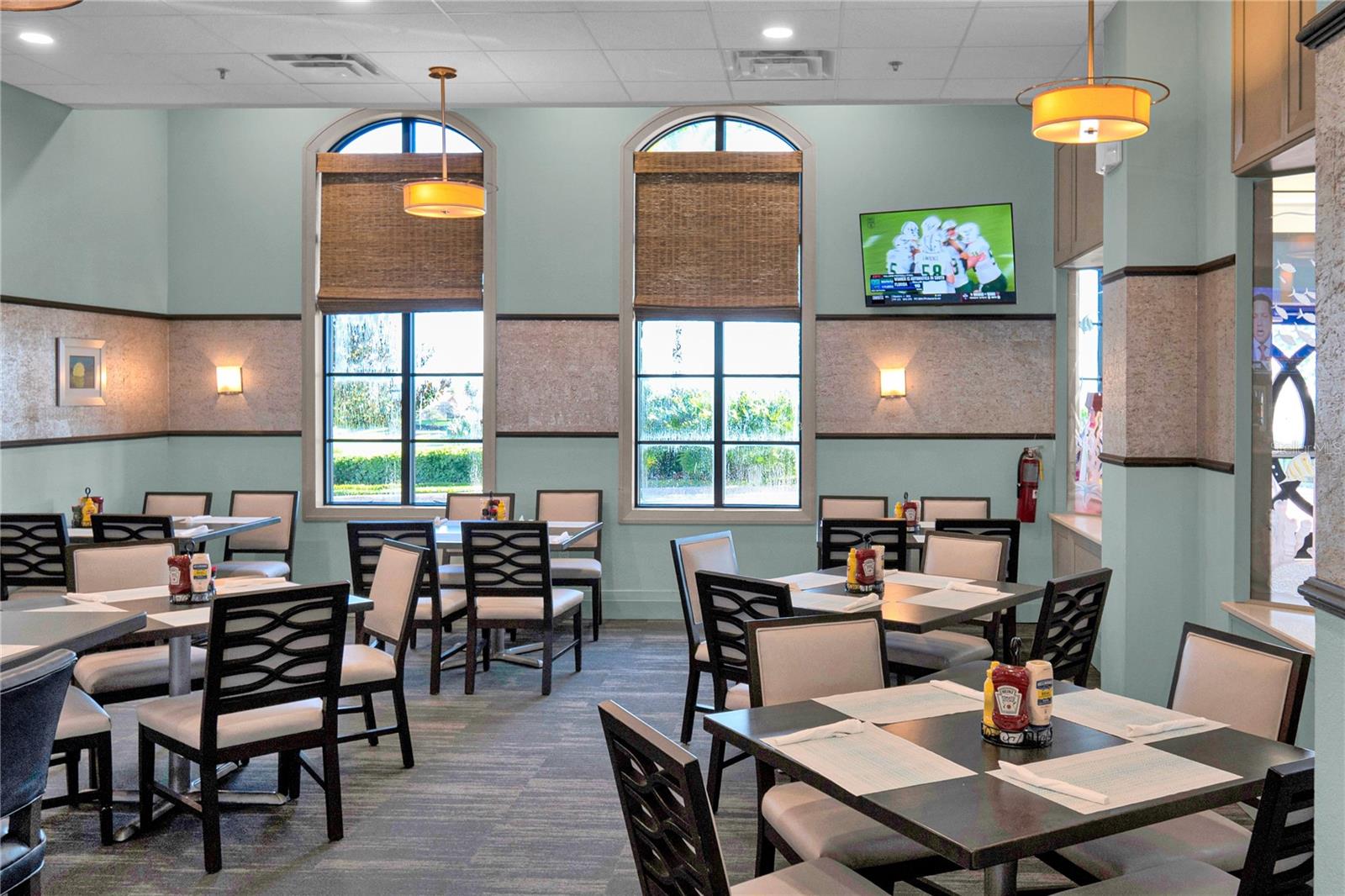 The Oasis Club restaurant - 1301 GLENEAGLES LN, DAVENPORT