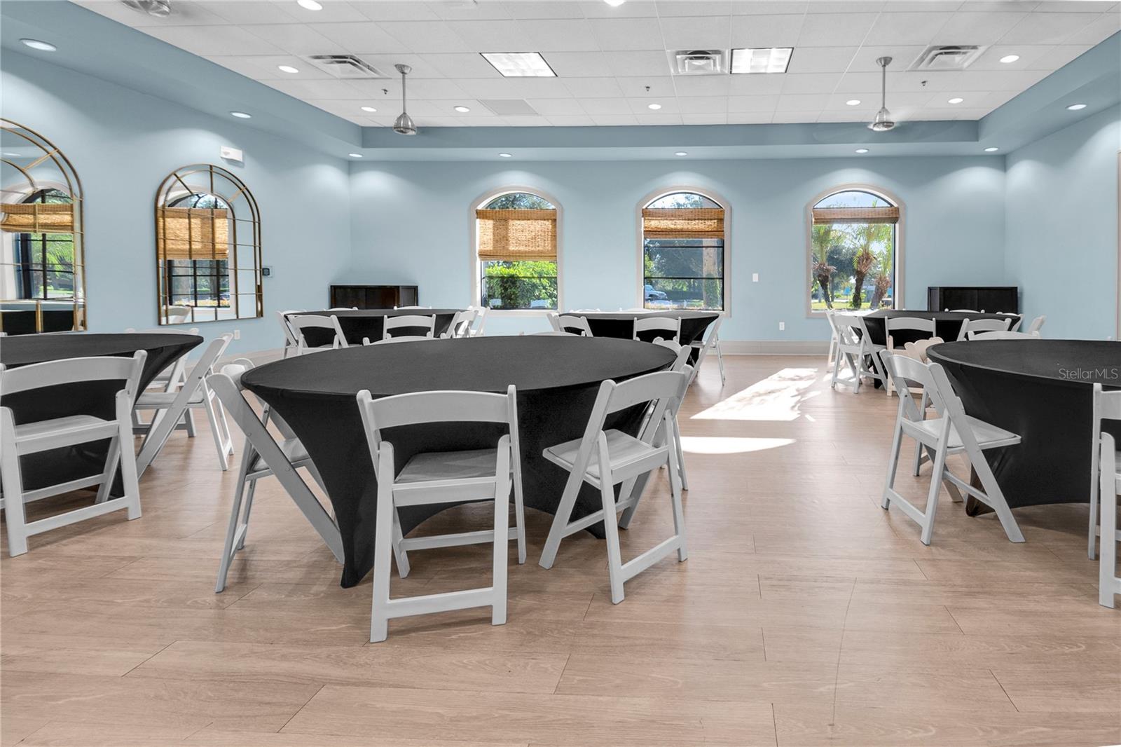 The Oasis Club event space - 1301 GLENEAGLES LN, DAVENPORT