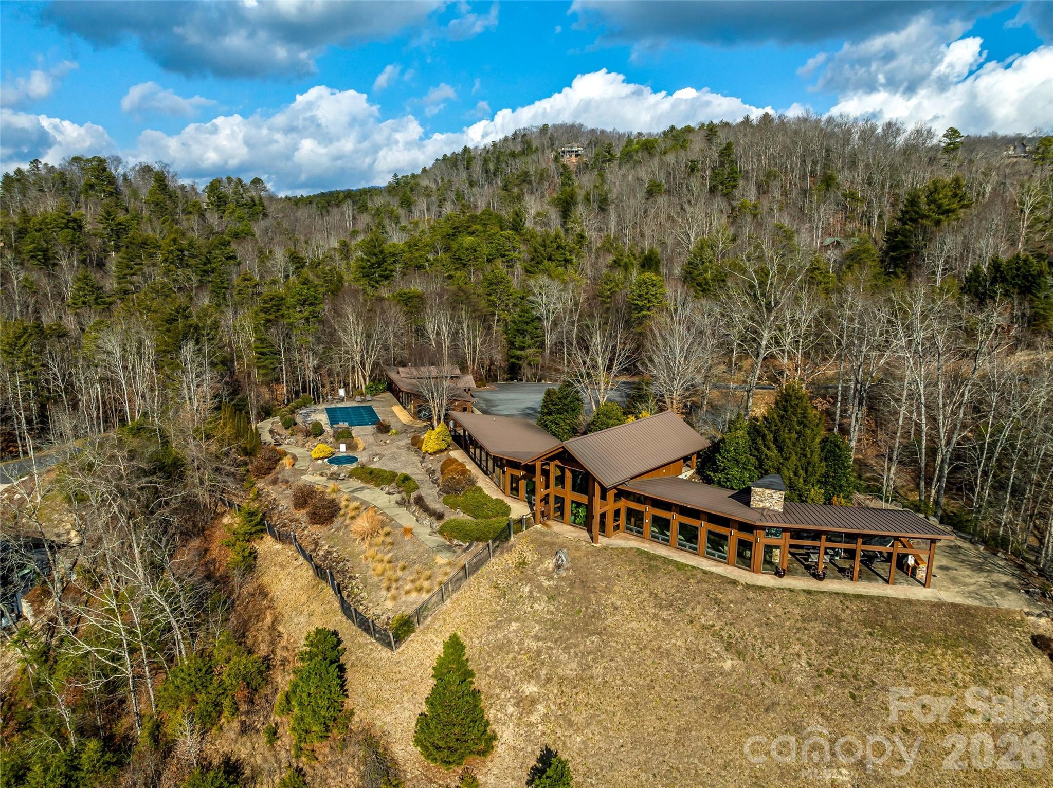 Lodge and Fitness Center - 75 Wild Turkey Loop, Marshall