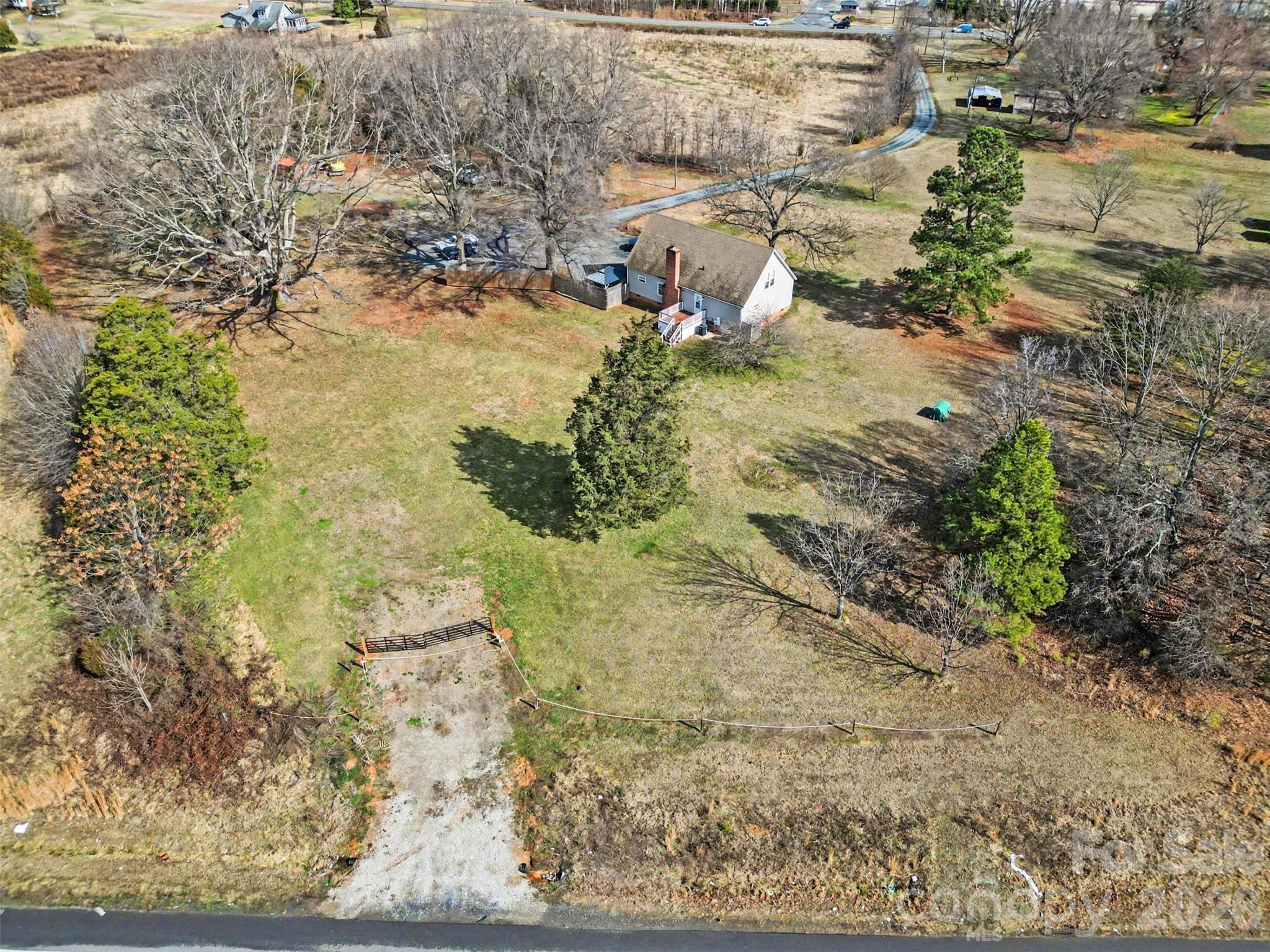 Single Family Residence at 2166 Statesville Highway, Mooresville, photo 17 of 19