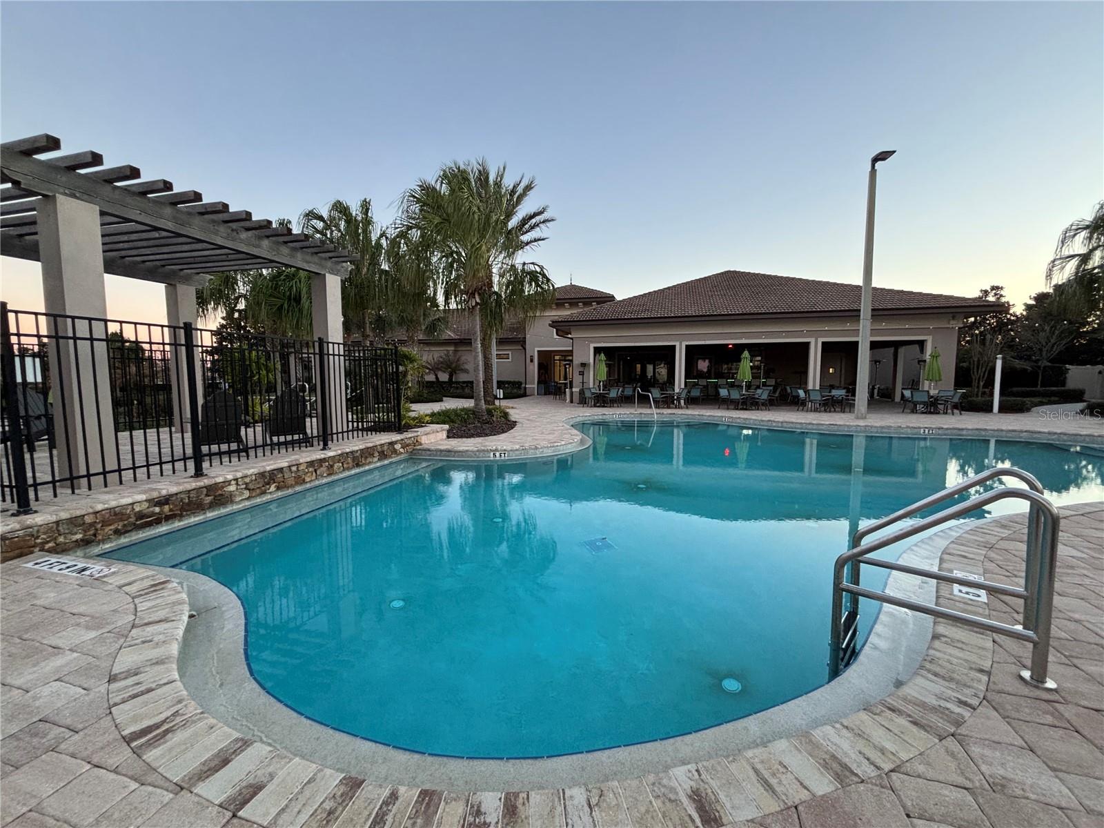 The Plaza- upper pool - 1301 GLENEAGLES LN, DAVENPORT