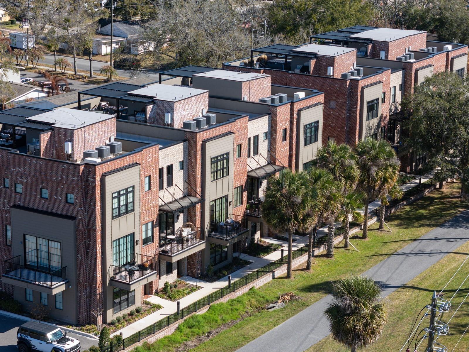 Townhouse at 64 N PARK AVE, WINTER GARDEN