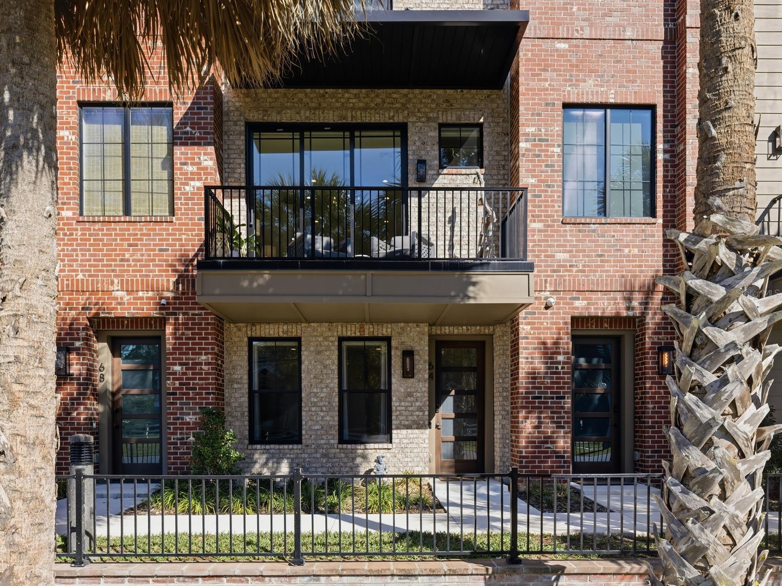 Townhouse at 64 N PARK AVE, WINTER GARDEN, photo 3 of 38