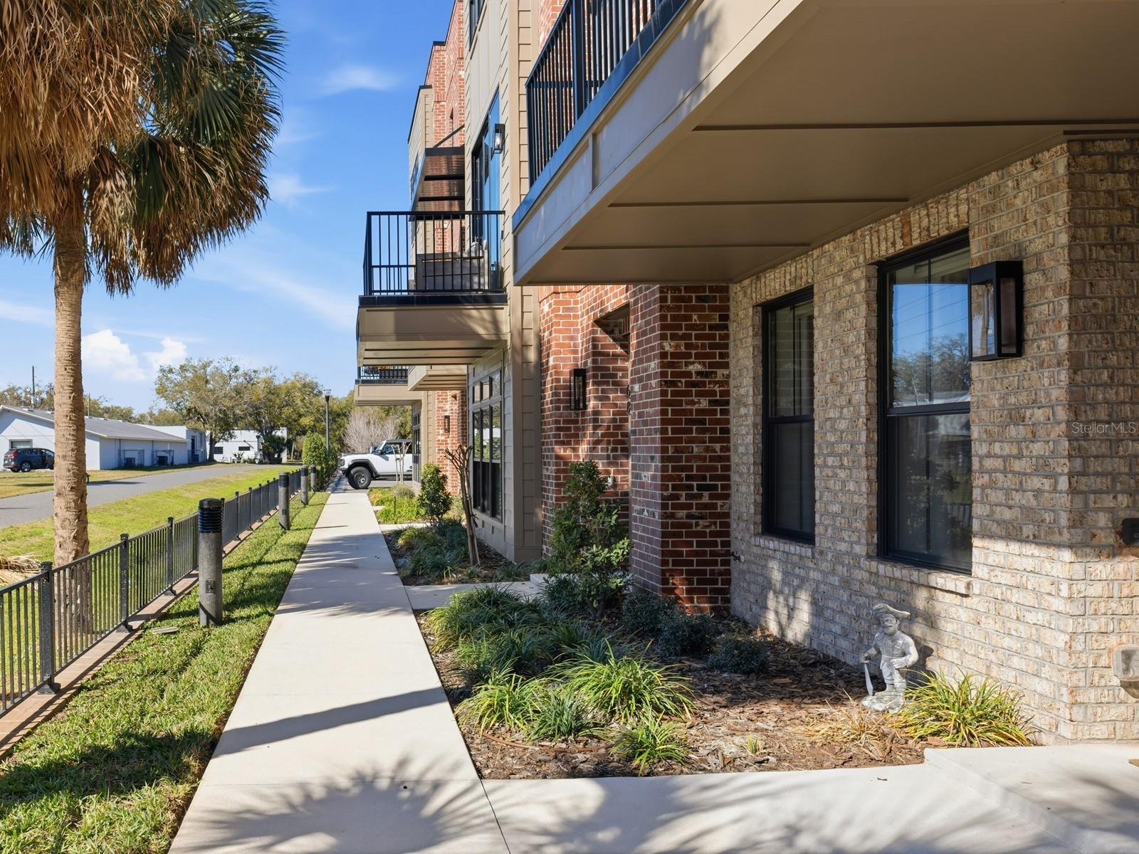 Townhouse at 64 N PARK AVE, WINTER GARDEN, photo 30 of 38