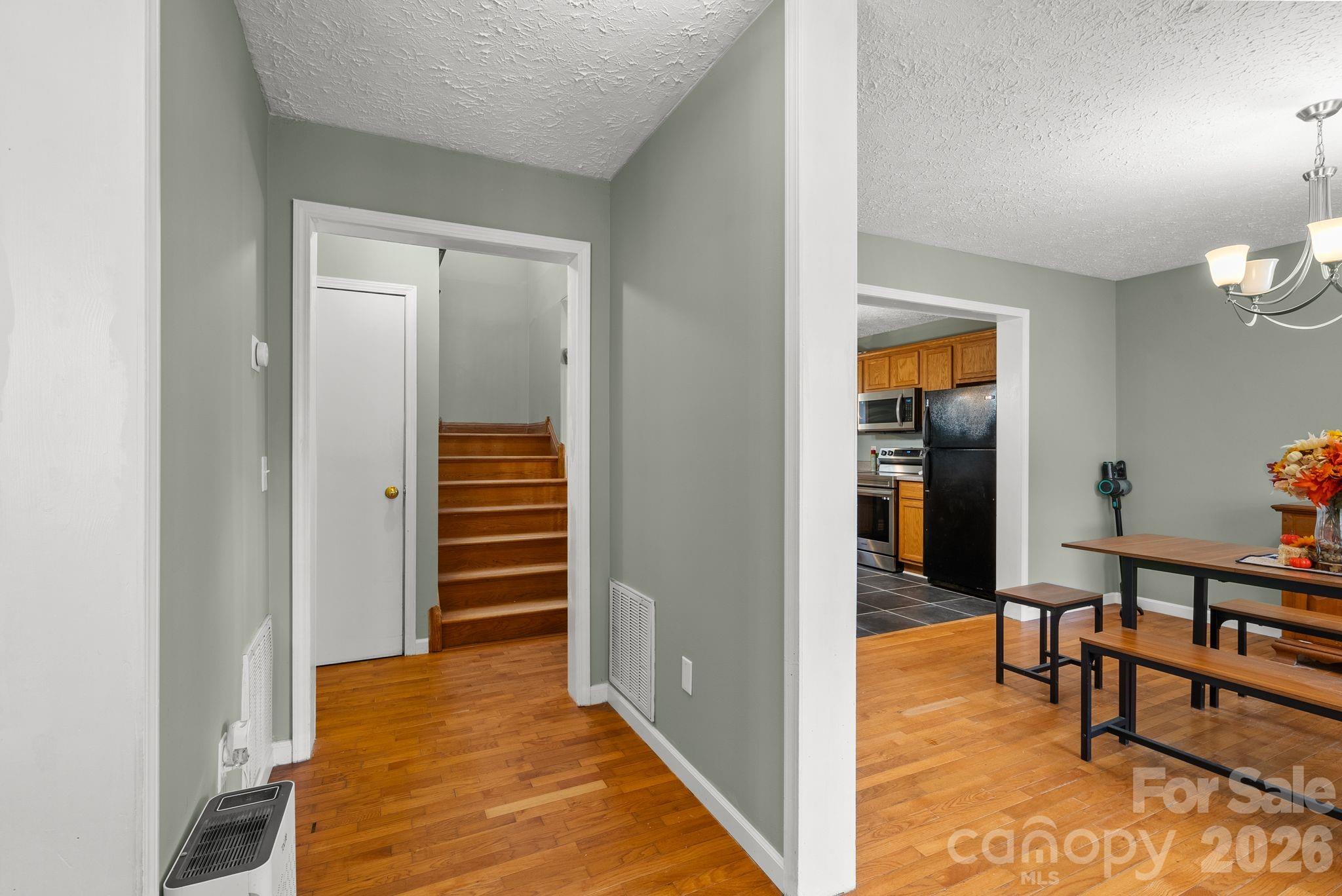 Single Family Residence at 842 Grouse Road, Clyde, photo 8 of 31
