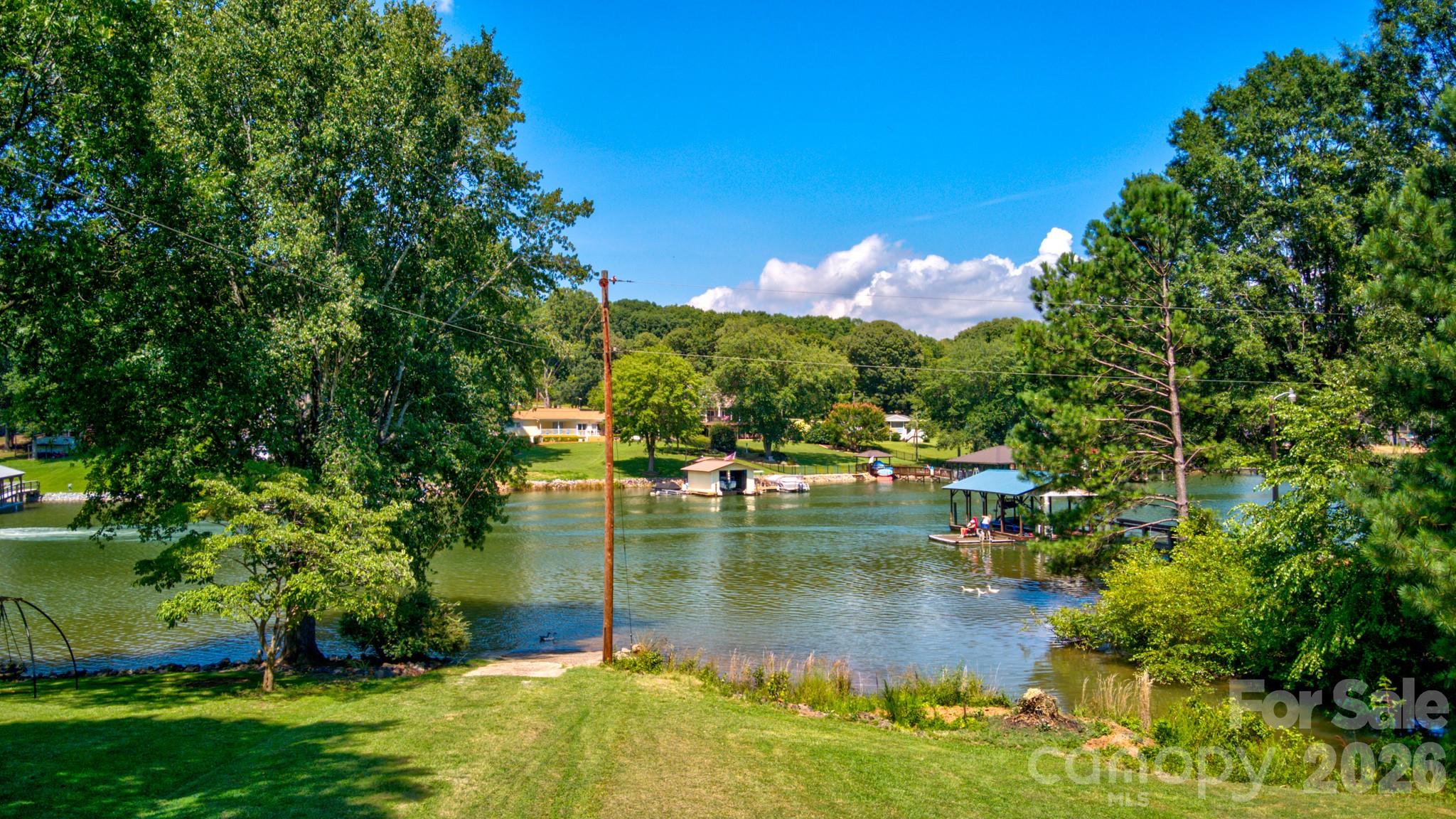 Enjoy a picnic or family get-together by the lake! - 4265 Candlewood Drive, Sherrills Ford