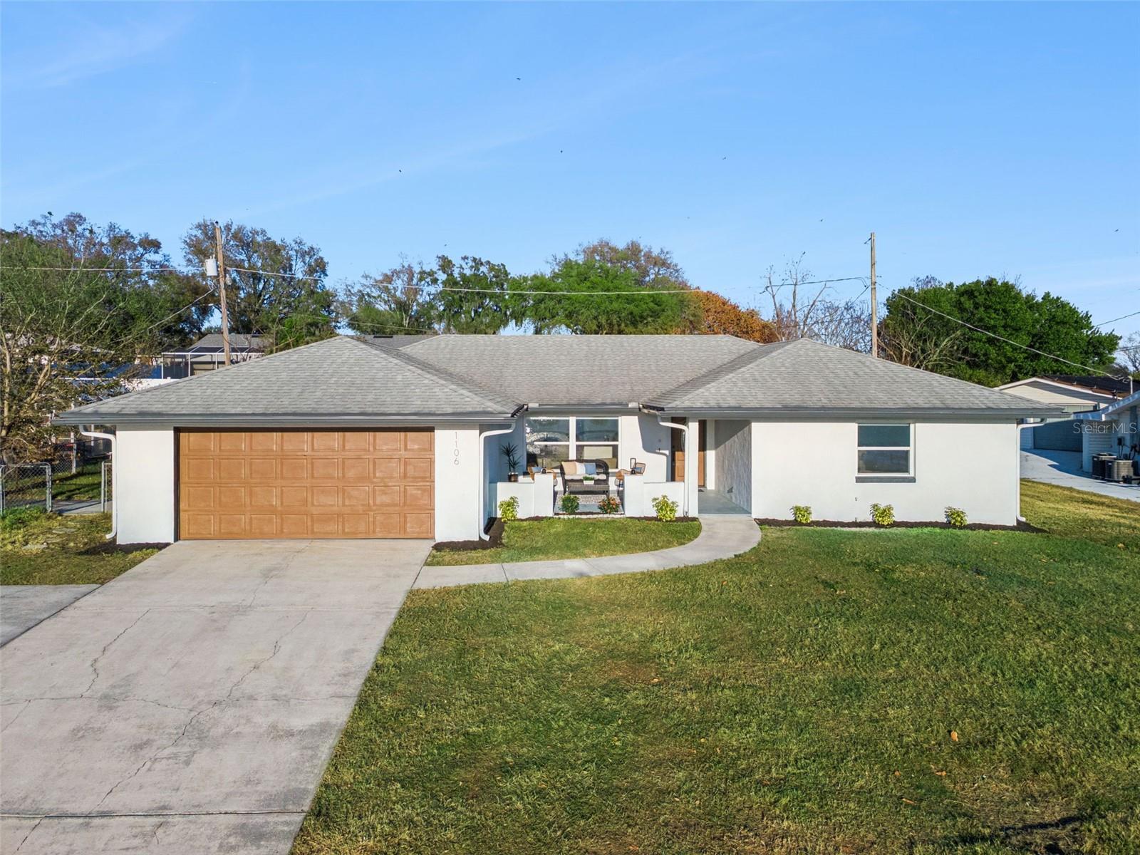 Welcome to a lakefront home with lake access - 1106 LAKE ARIANA BLVD, AUBURNDALE