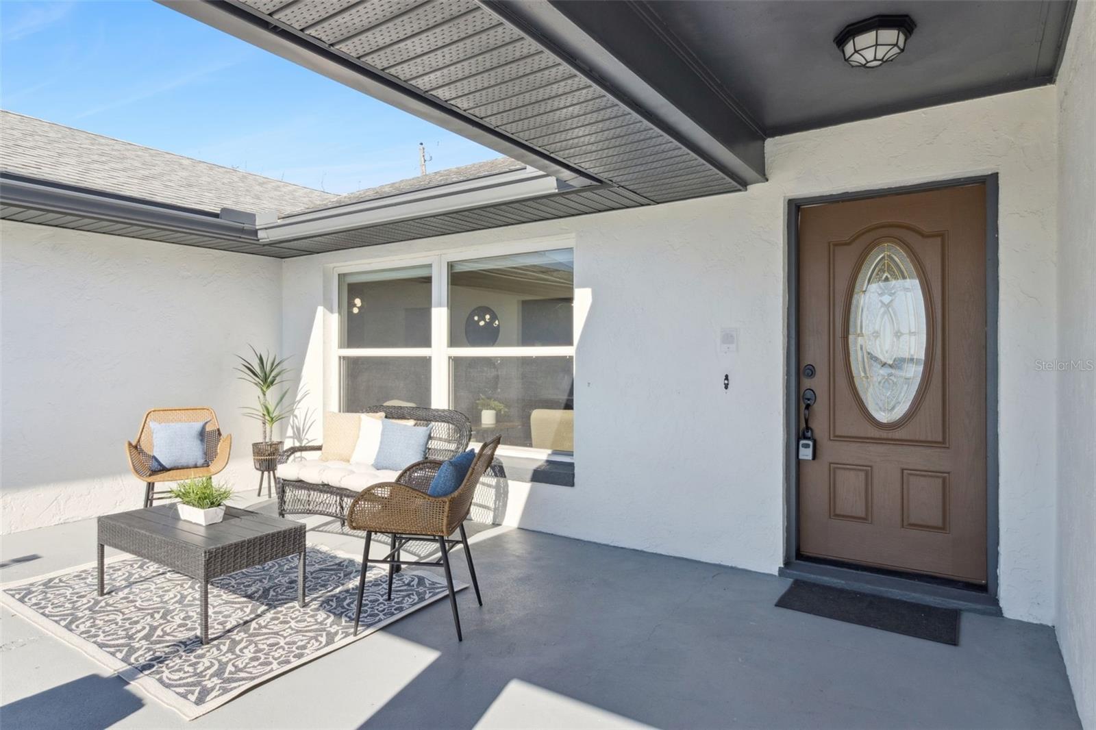 Front porch with lake view - 1106 LAKE ARIANA BLVD, AUBURNDALE