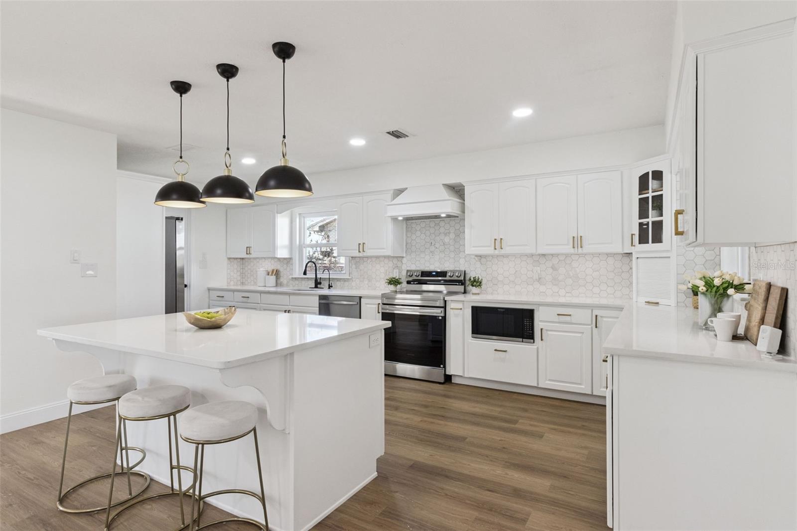 Single Family Residence at 1106 LAKE ARIANA BLVD, AUBURNDALE, photo 18 of 53
