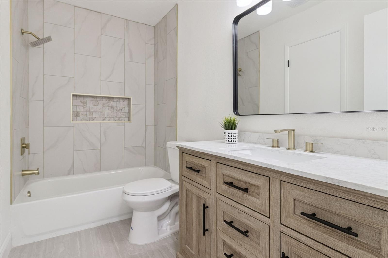 Bathroom 2 - 1106 LAKE ARIANA BLVD, AUBURNDALE