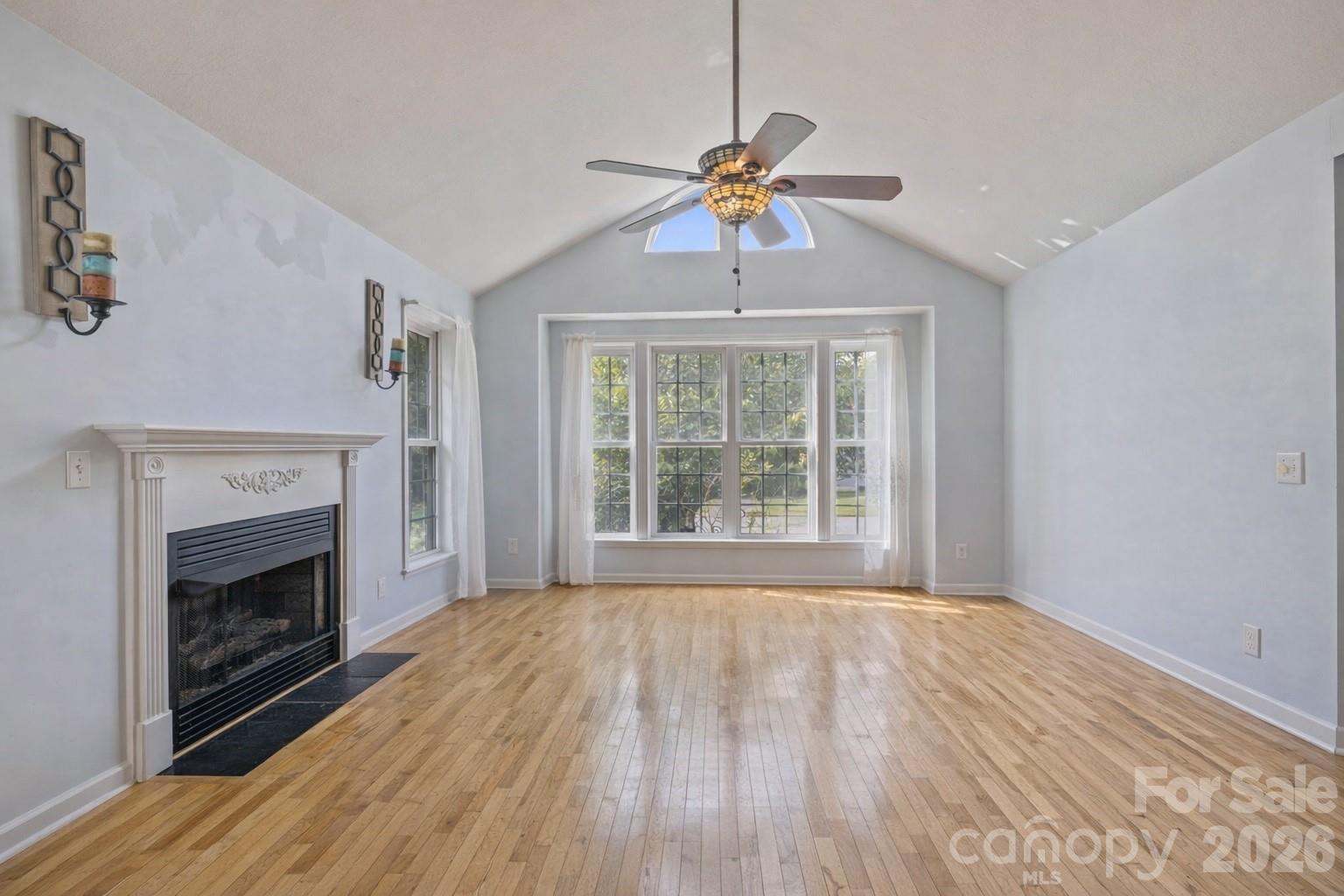living room- - 372 Kingfisher Lane, Mills River