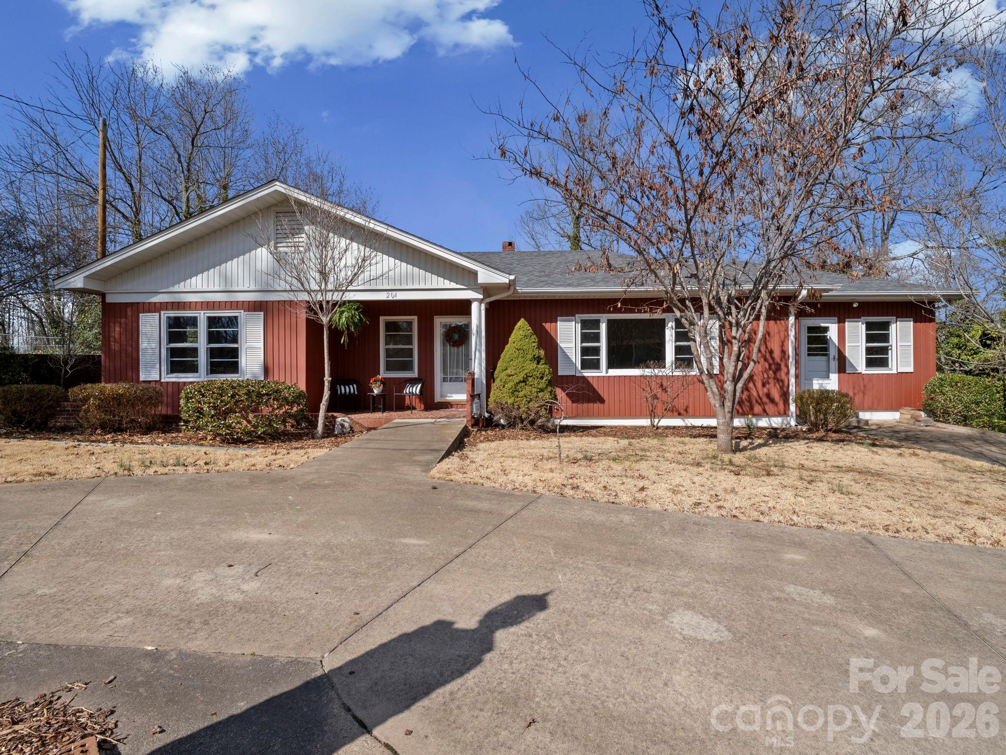 Single Family Residence at 204 Fernwood Drive, Rutherfordton, photo 2 of 34