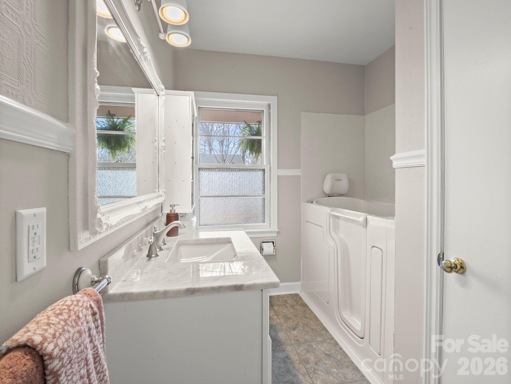 Master bath - 204 Fernwood Drive, Rutherfordton