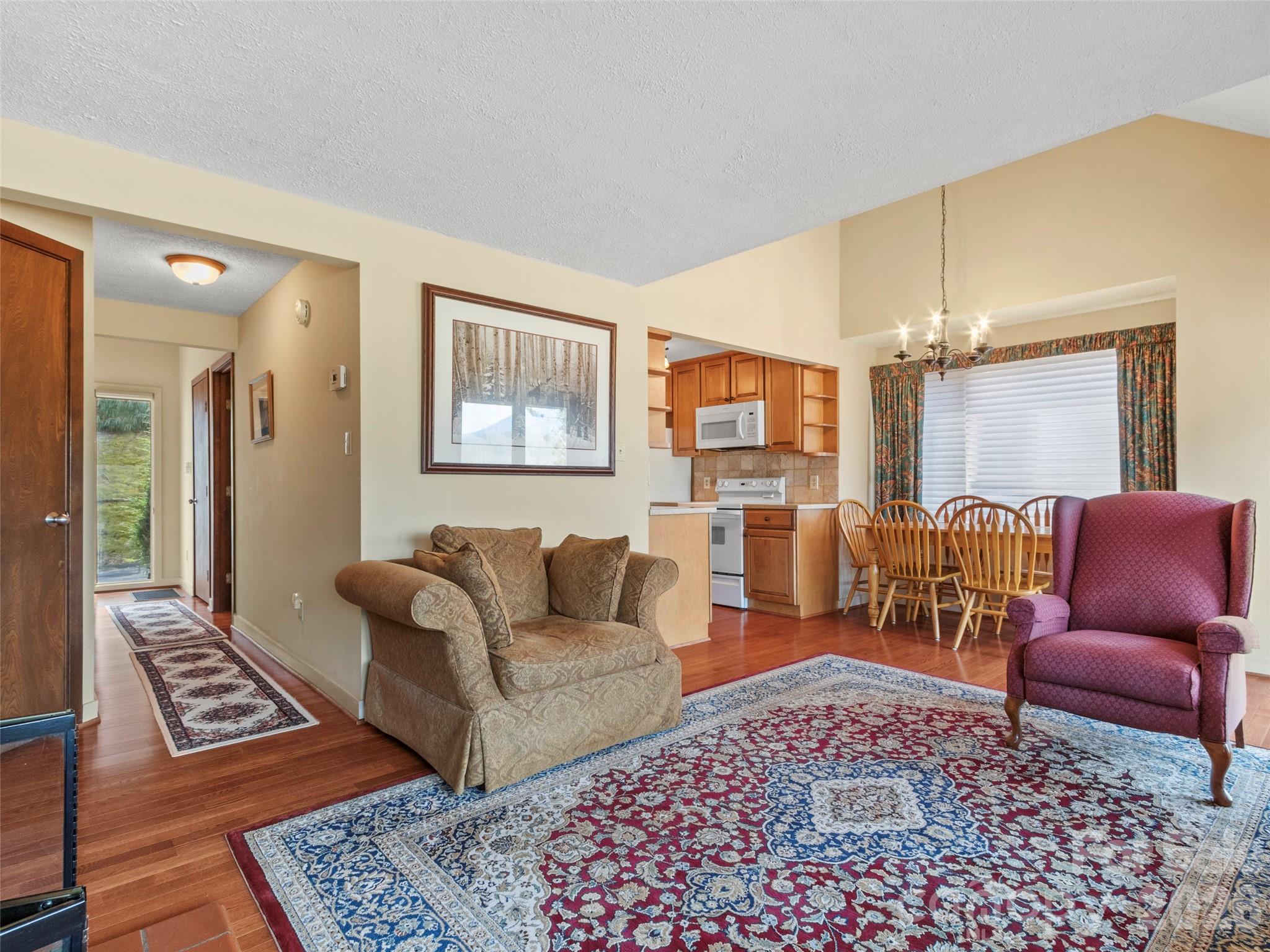 Townhouse at 125 Townhouse Drive, Burnsville, photo 6 of 44