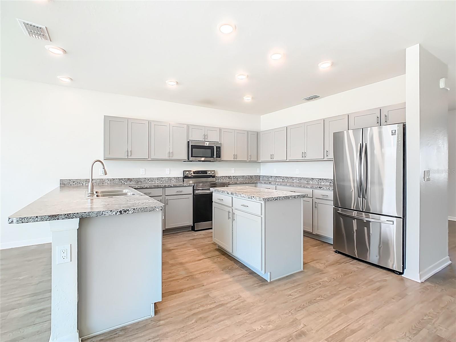 Single Family Residence at 1015 CORSO DR, WINTER HAVEN, photo 17 of 69