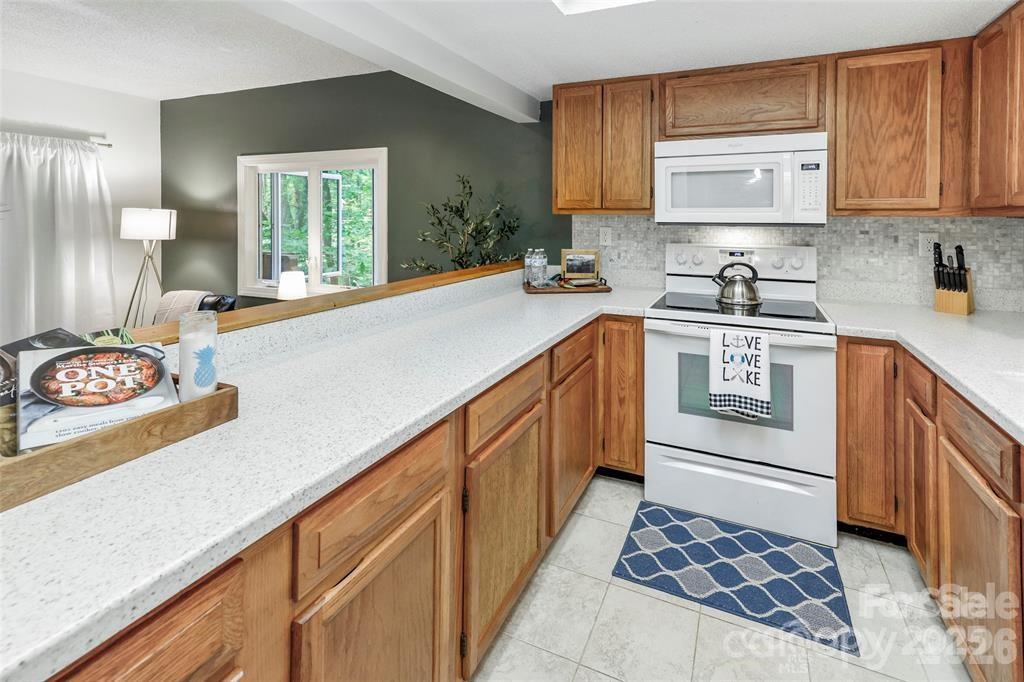 Townhouse at 385 Whitney Boulevard, Lake Lure, photo 6 of 30