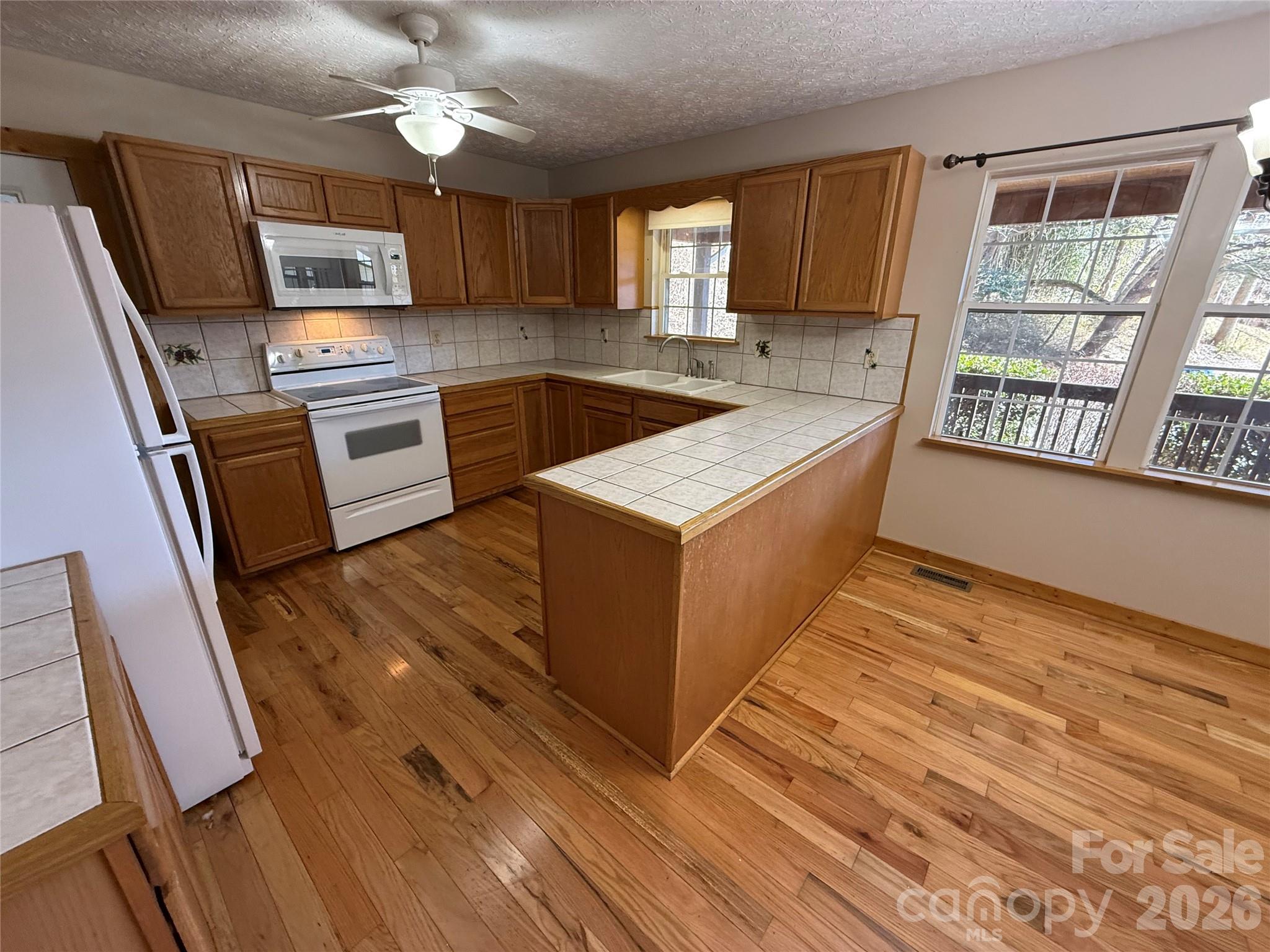 Spacious kitchen area - 215 Pinellas Lane, Waynesville